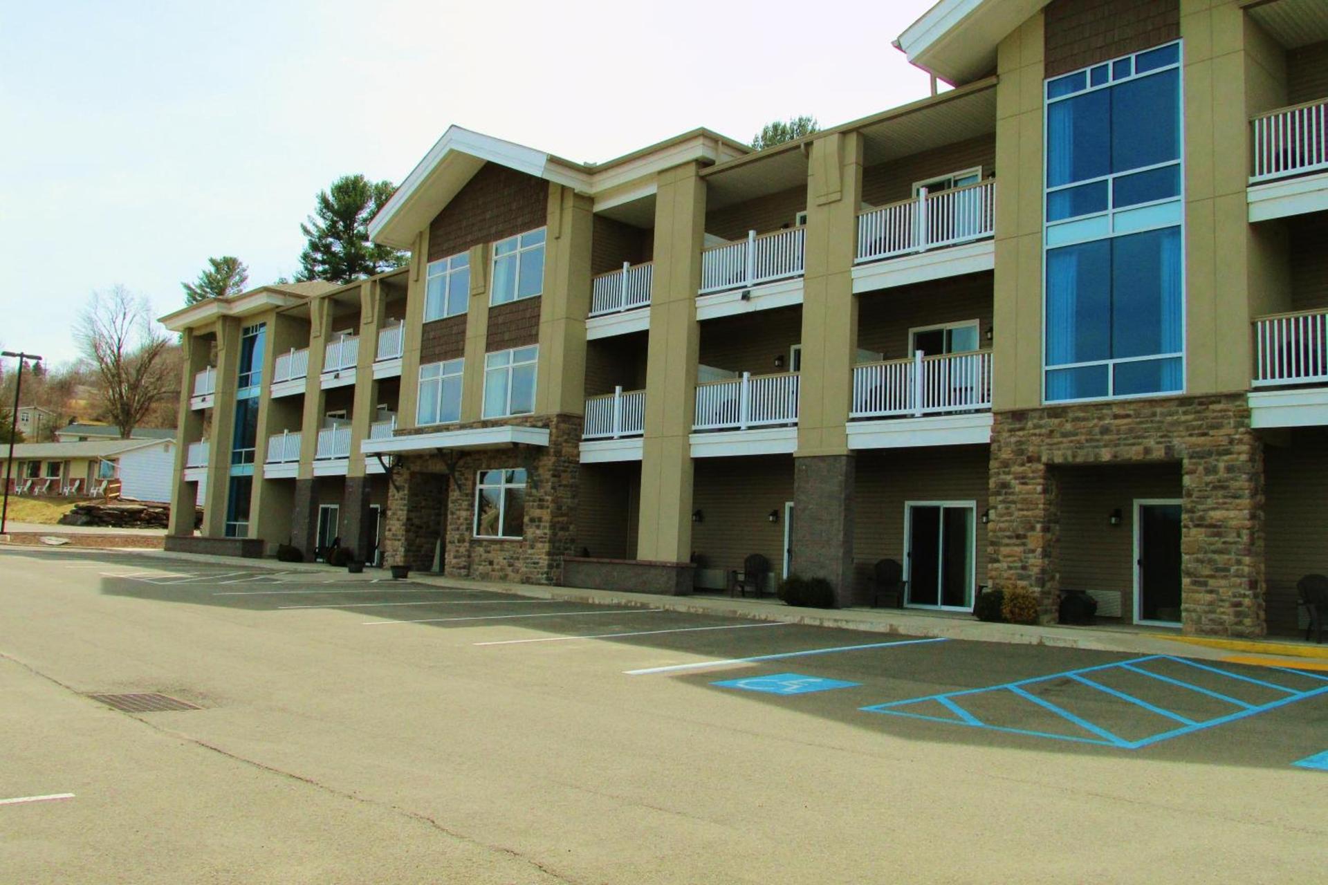 Crystal Springs Inn and Suites photo 2