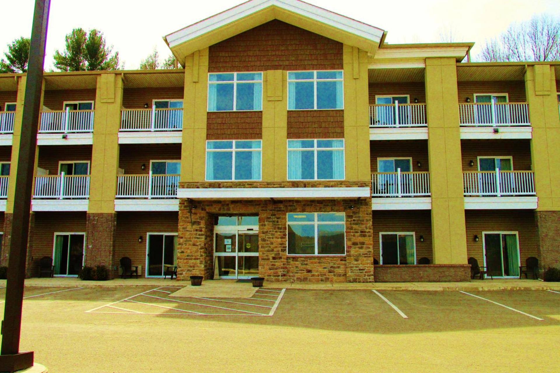 Crystal Springs Inn and Suites — hotel in Towanda