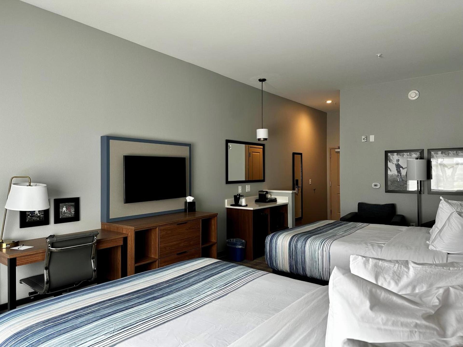 AmericInn by Wyndham Mountain Home photo 36