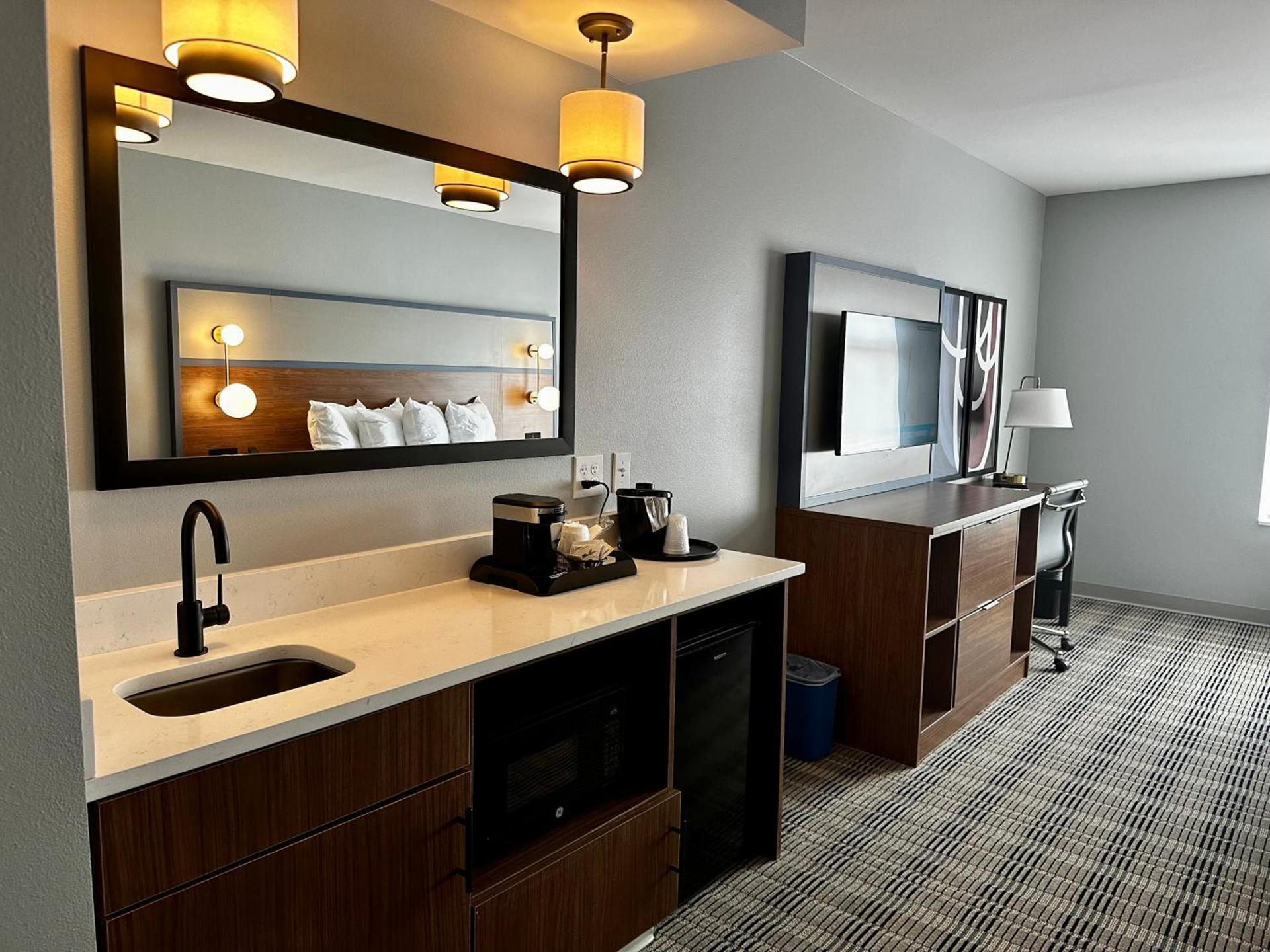 AmericInn by Wyndham Mountain Home photo 41
