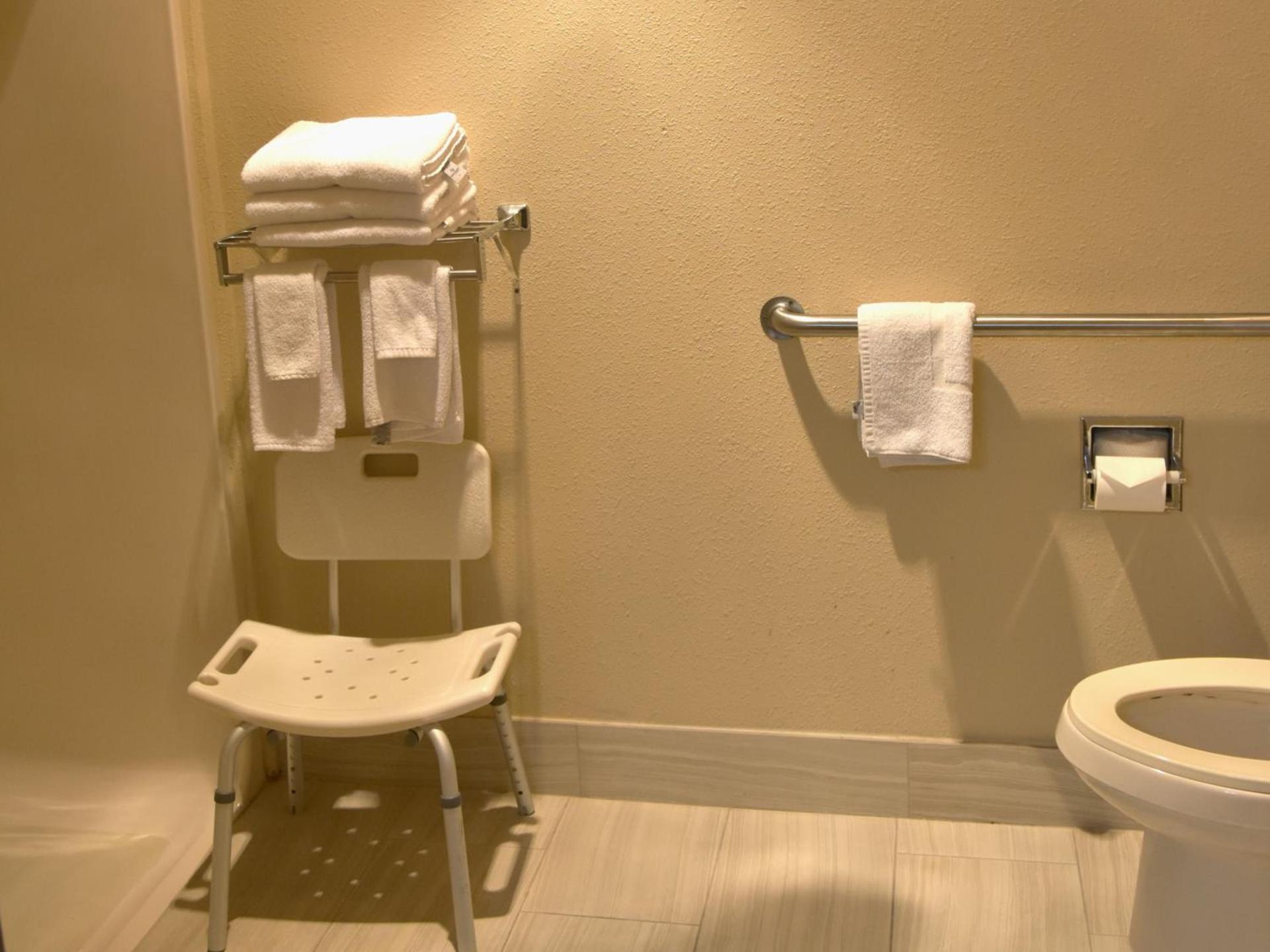 Quality Inn & Suites Brooks Louisville South photo 44