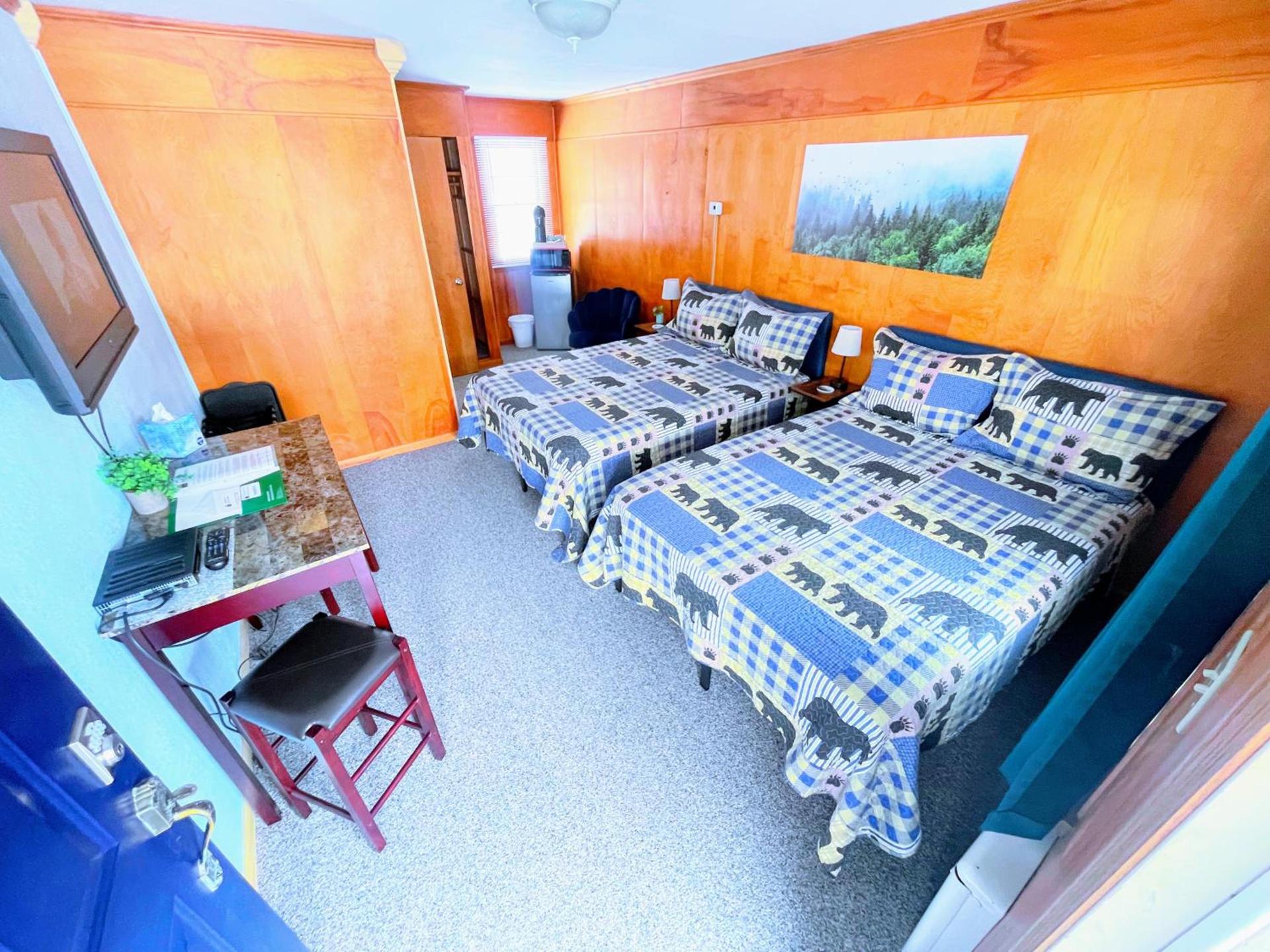 Hillcrest Motel photo 27