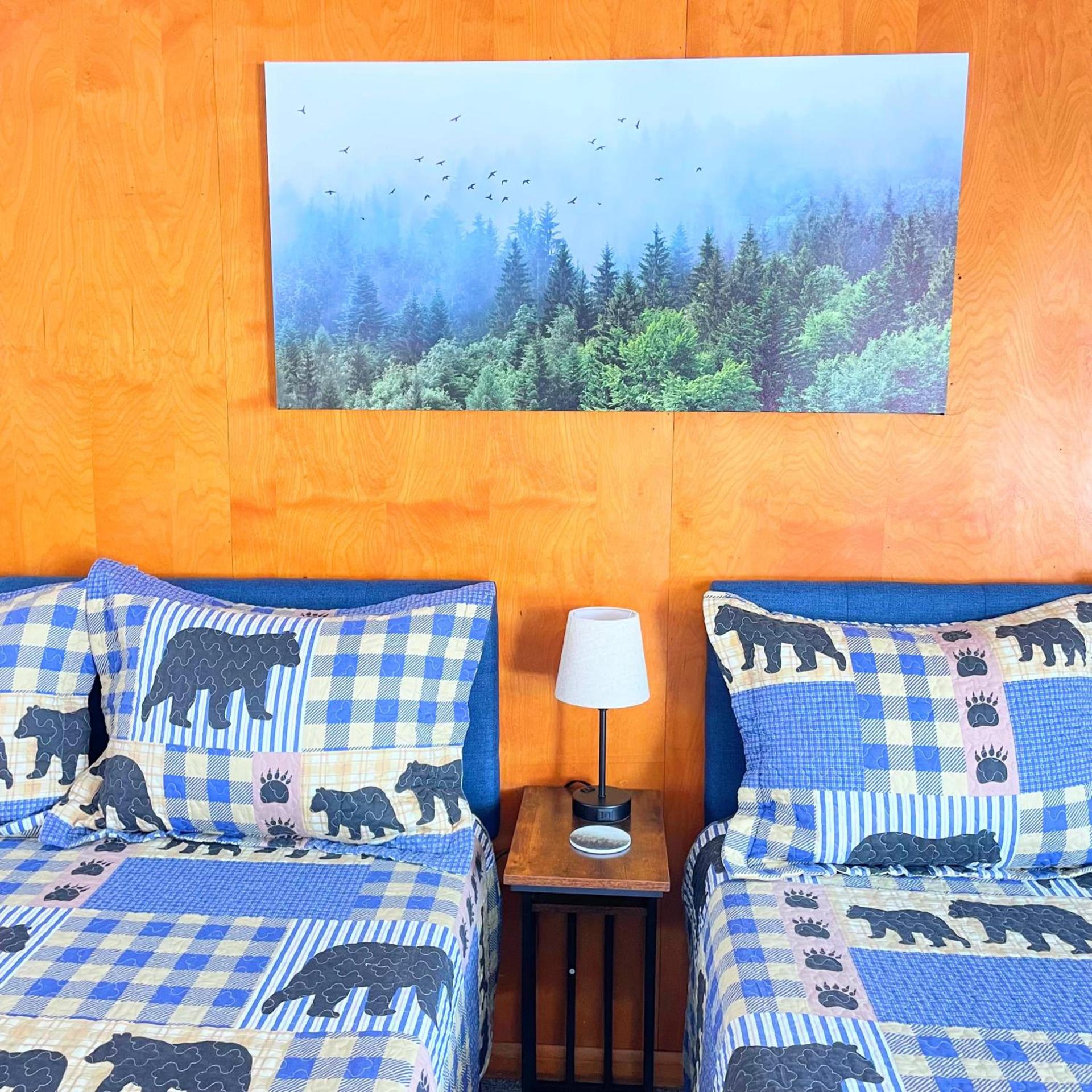 Hillcrest Motel photo 35