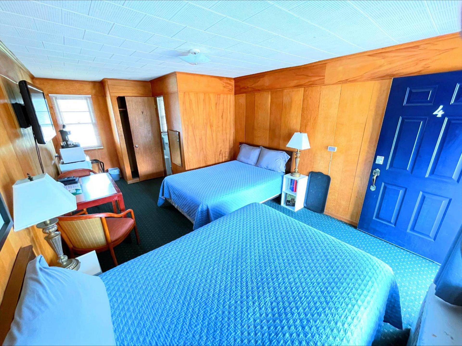 Hillcrest Motel photo 33