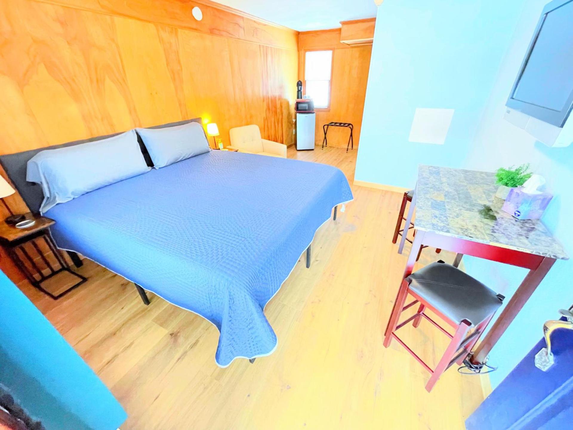 Hillcrest Motel photo 8