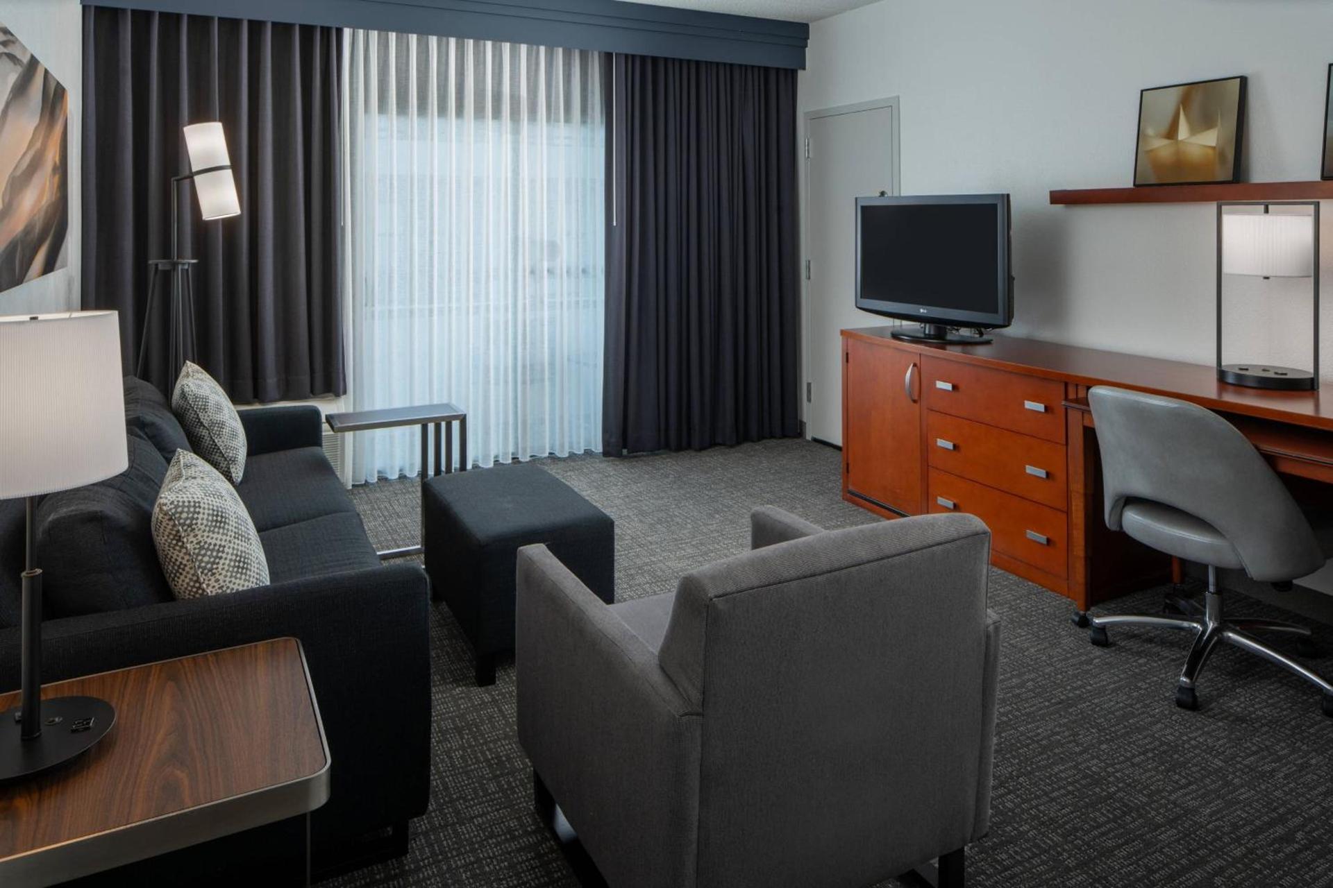 Courtyard by Marriott Memphis East/Park Avenue photo 14