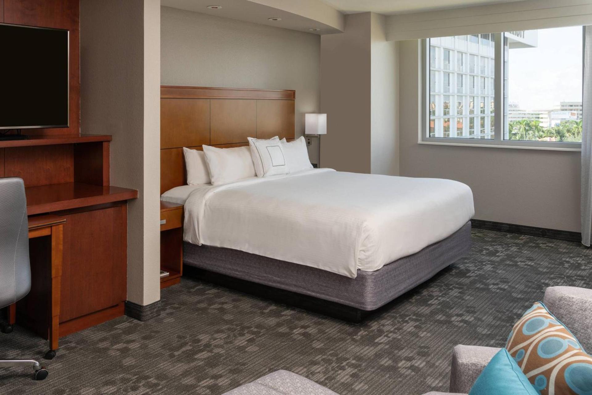 Courtyard by Marriott Miami Airport photo 18