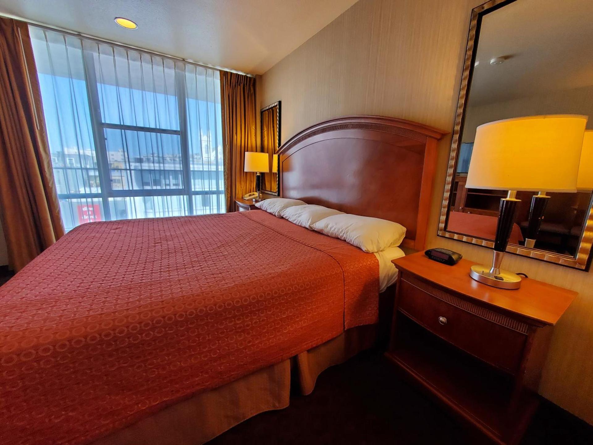 Royal Pacific Motor Inn photo 41