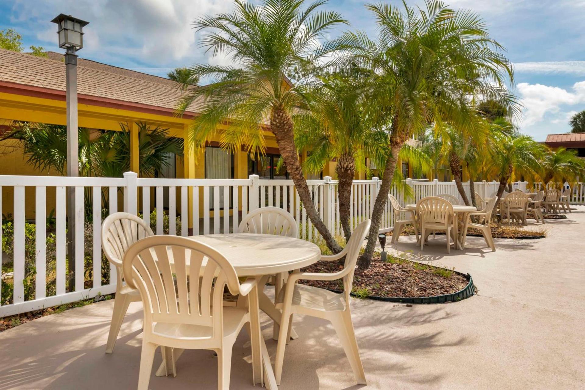 Best Western International Speedway Hotel photo 20