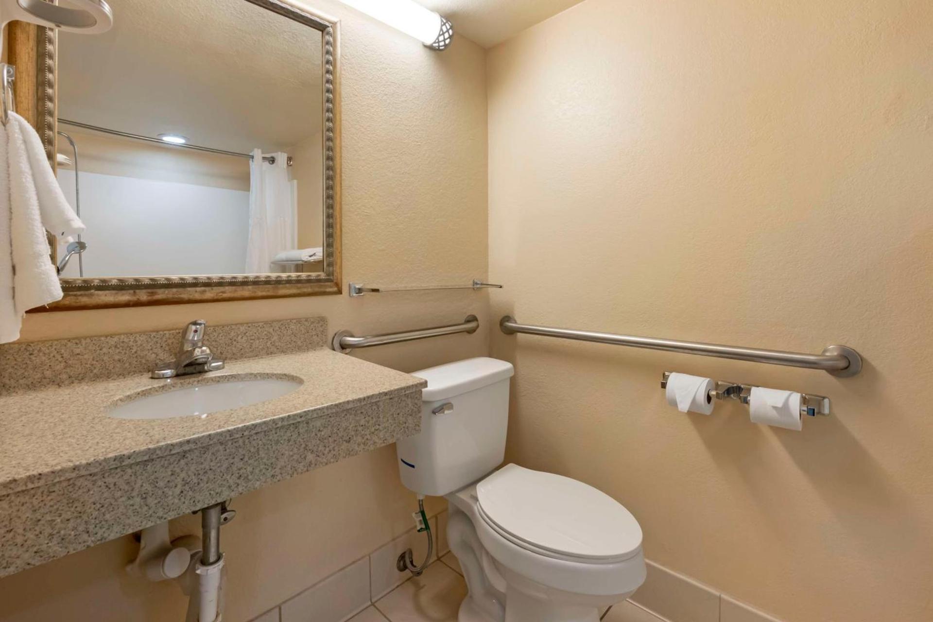 Best Western International Speedway Hotel photo 22