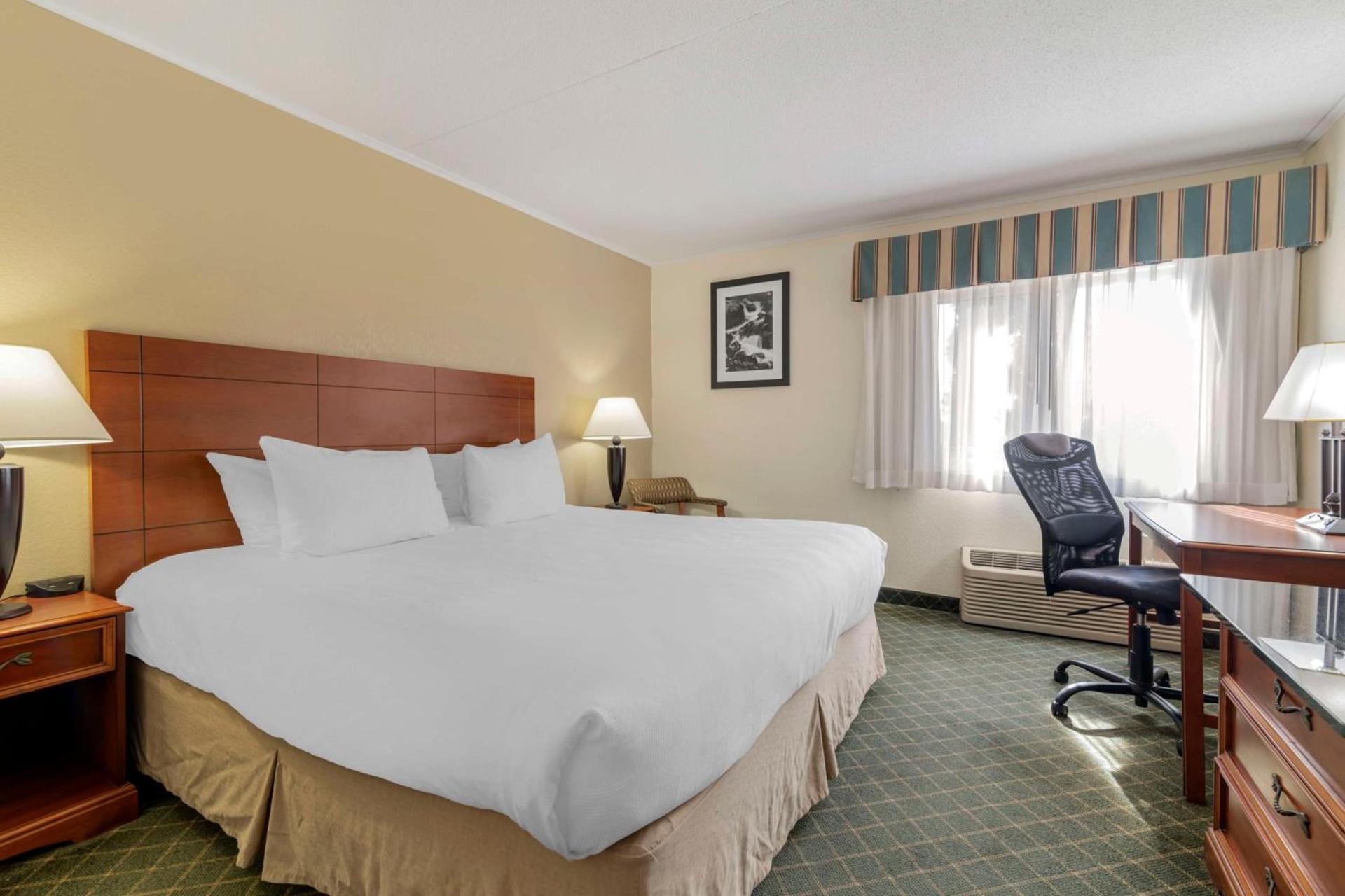Best Western Plus Augusta Civic Center Inn photo 2