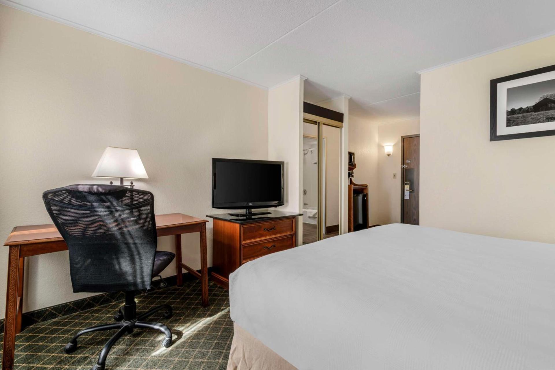 Best Western Plus Augusta Civic Center Inn photo 15