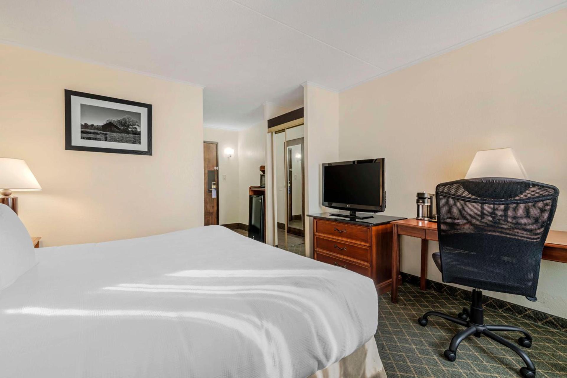 Best Western Plus Augusta Civic Center Inn photo 34