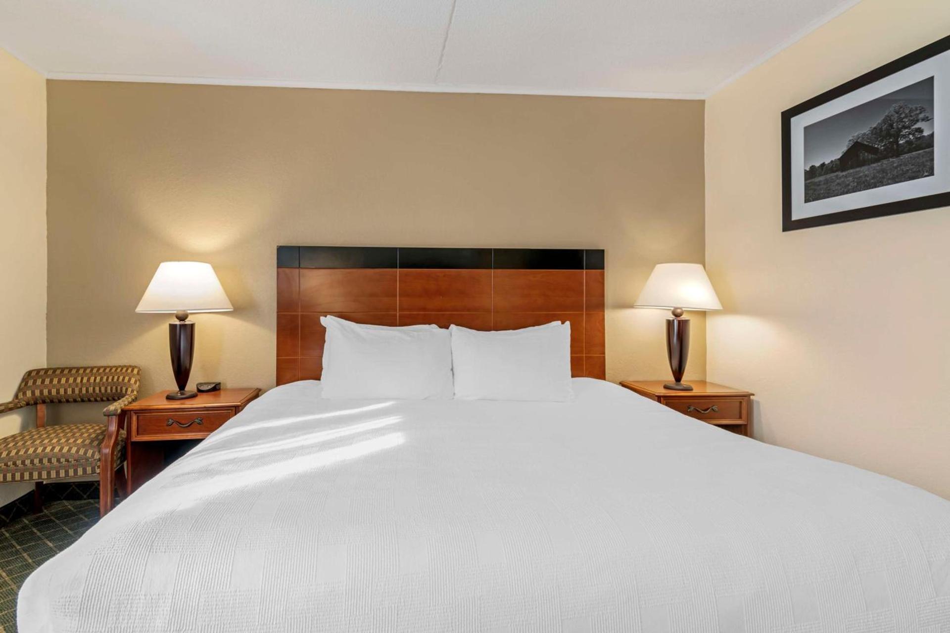 Best Western Plus Augusta Civic Center Inn photo 36