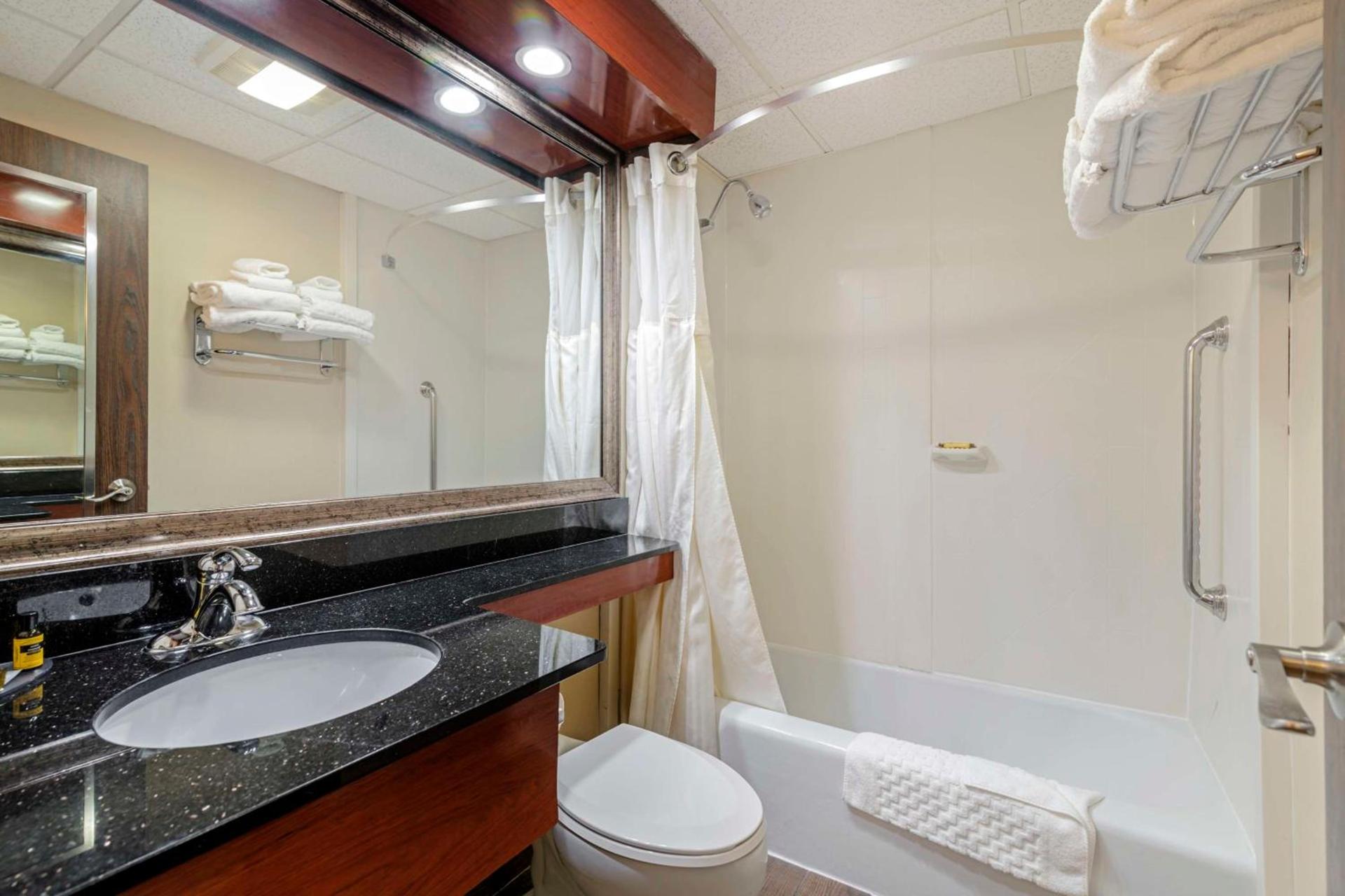 Best Western Plus Augusta Civic Center Inn photo 21