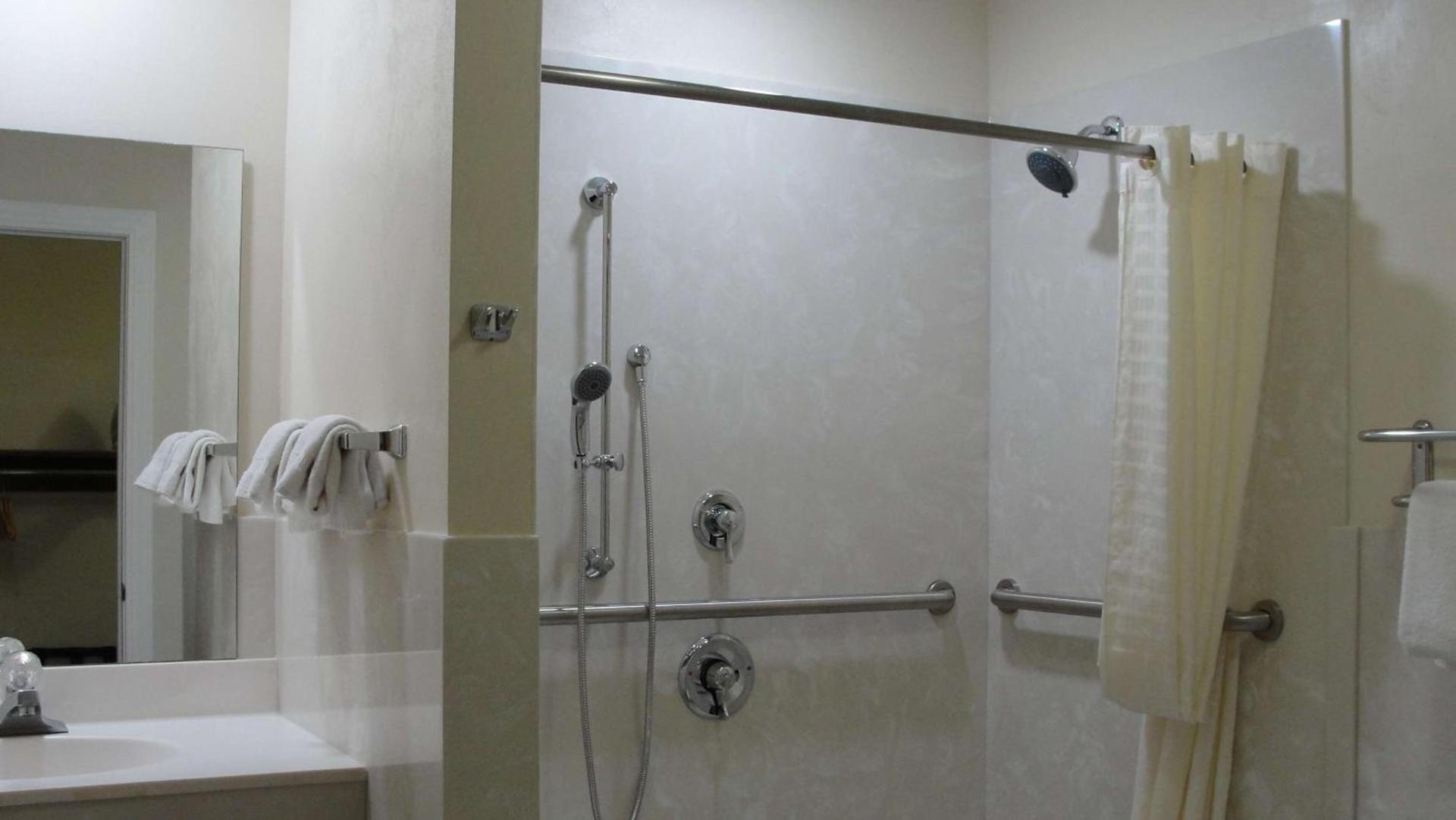 SureStay Hotel by Best Western Greenville photo 38