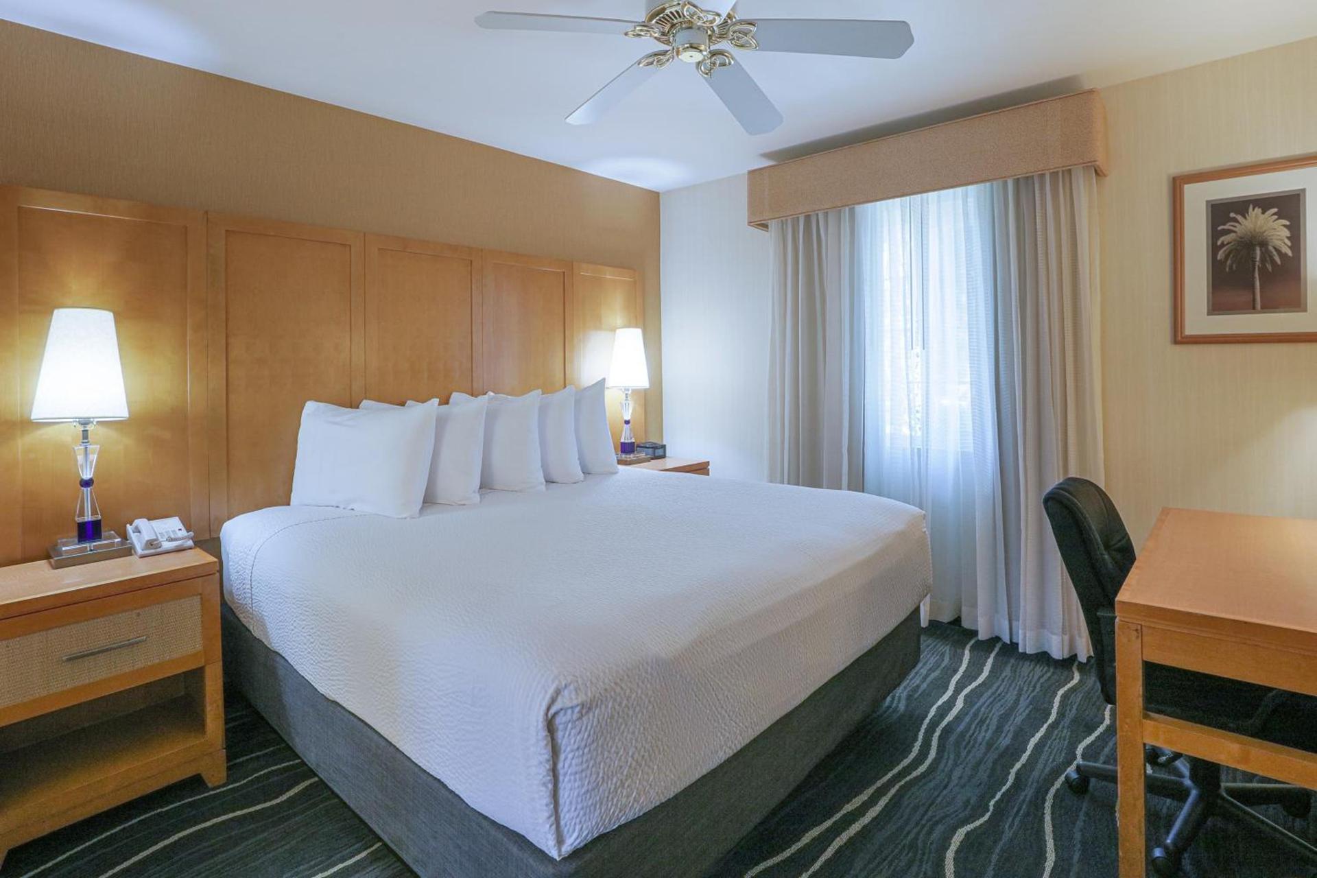 Ramada by Wyndham Costa Mesa/Newport Beach photo 58
