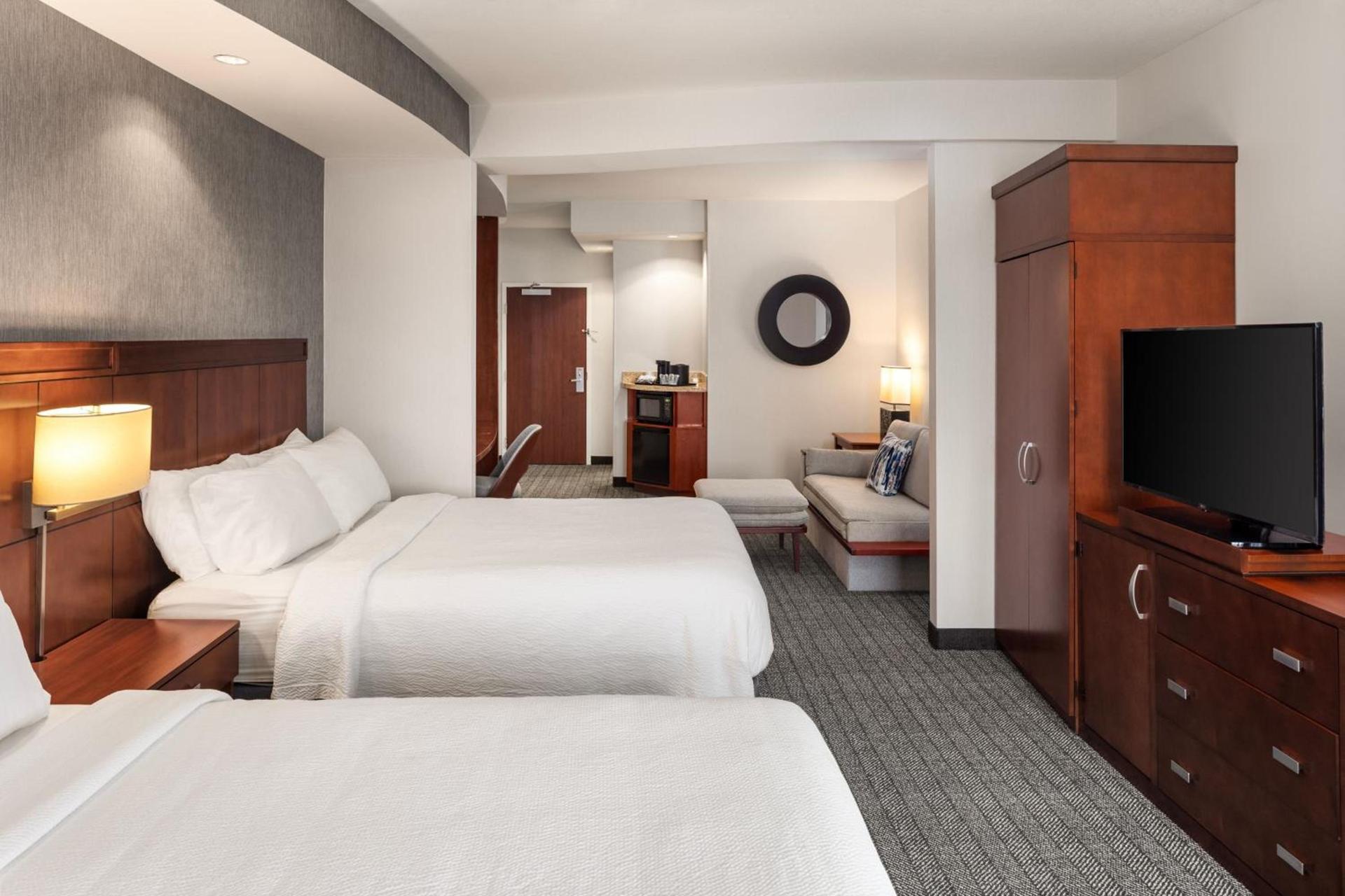 Courtyard Mankato Hotel & Event Center photo 62