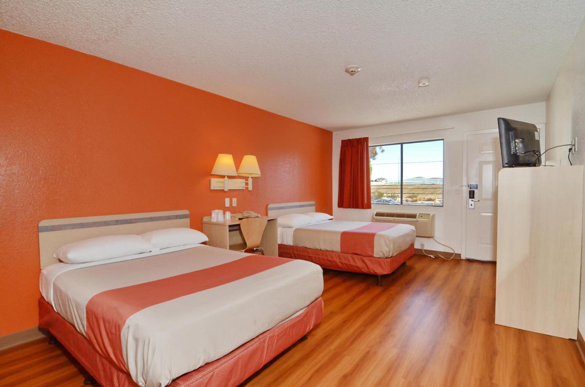 Motel 6-North Palm Springs, CA - North photo 16
