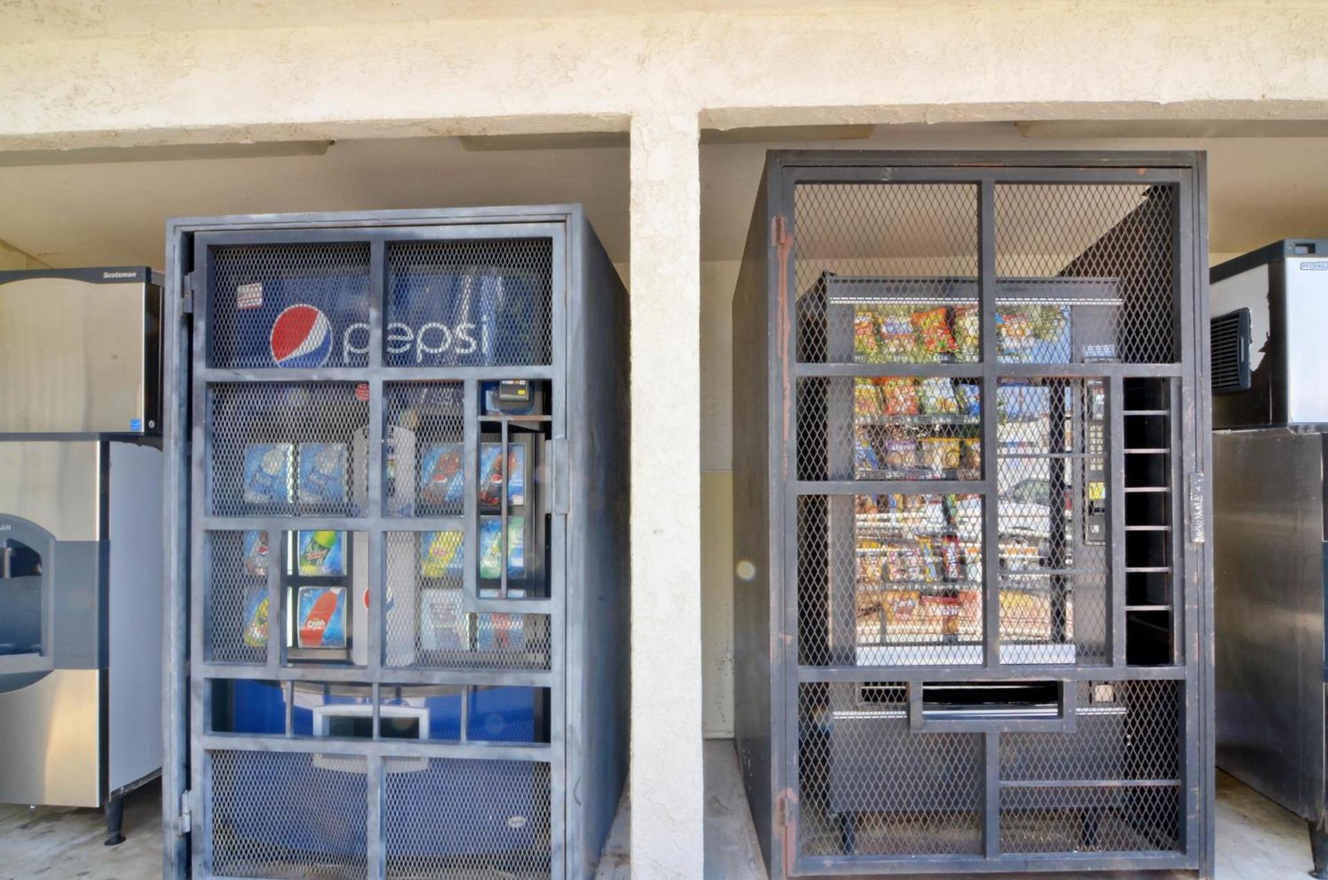 Motel 6-North Palm Springs, CA - North photo 31