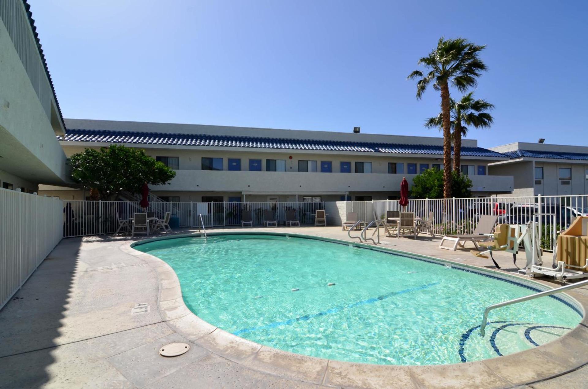 Motel 6-North Palm Springs, CA - North photo 9