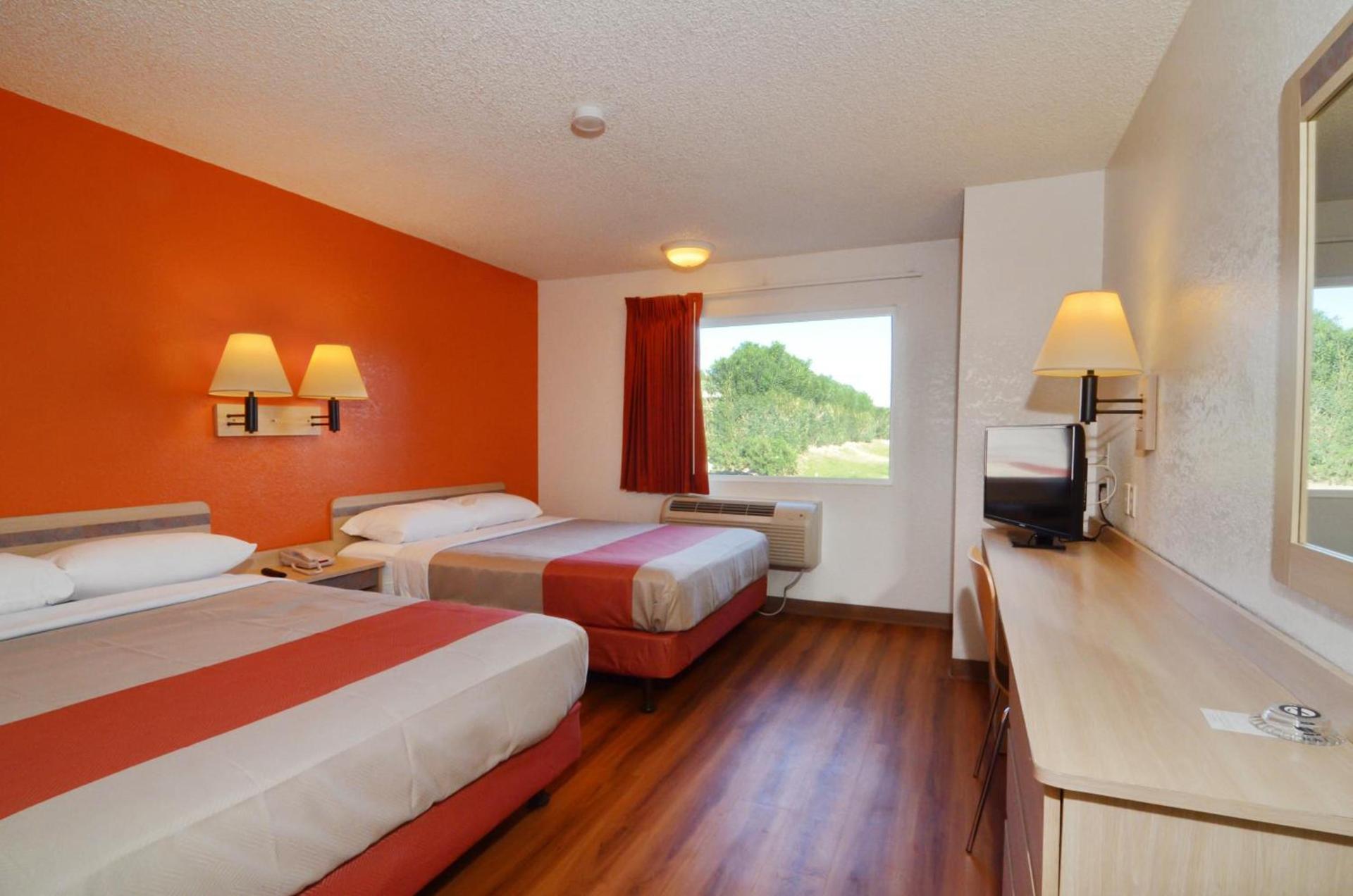 Motel 6-North Palm Springs, CA - North photo 14