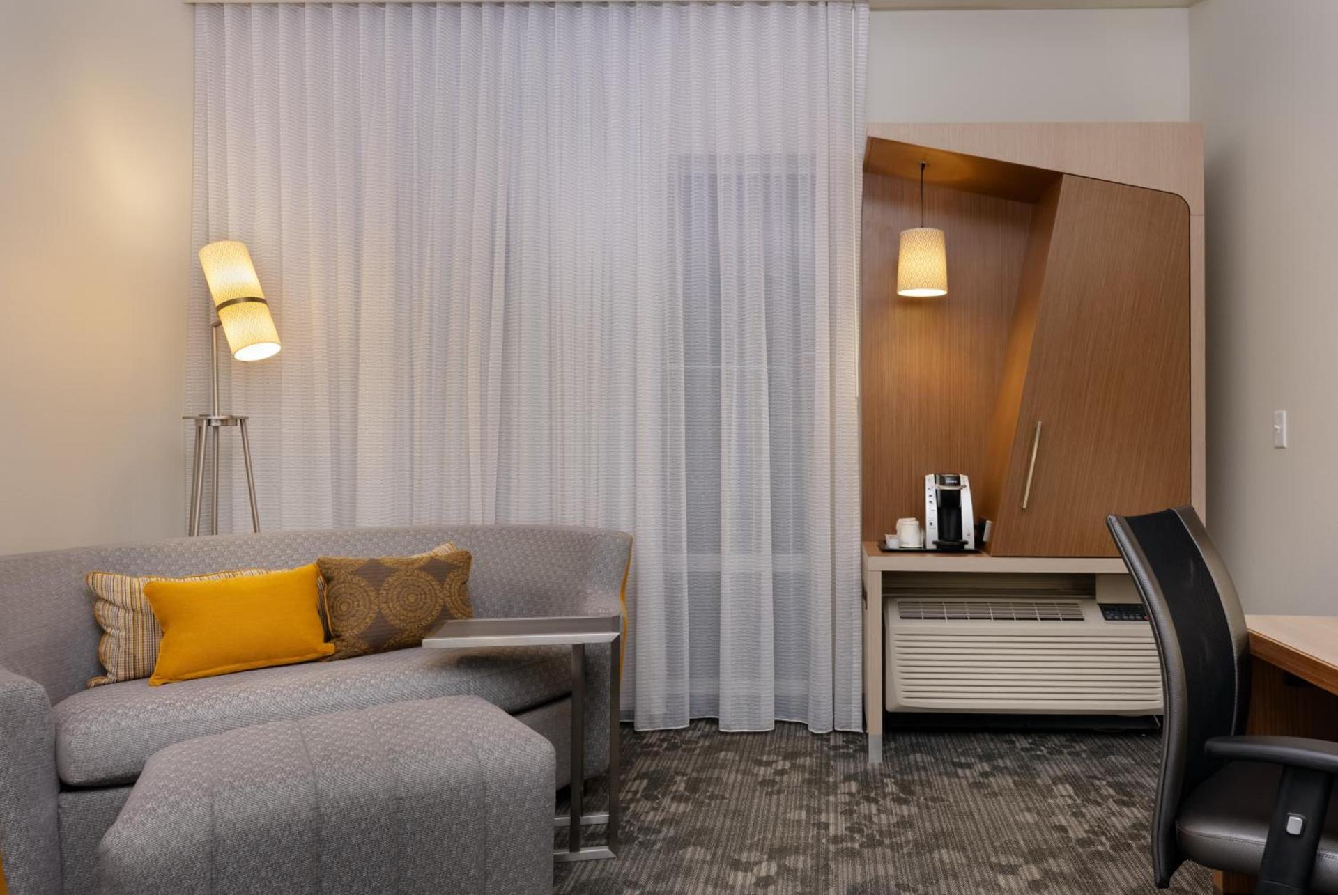 Courtyard by Marriott Savannah Airport photo 5