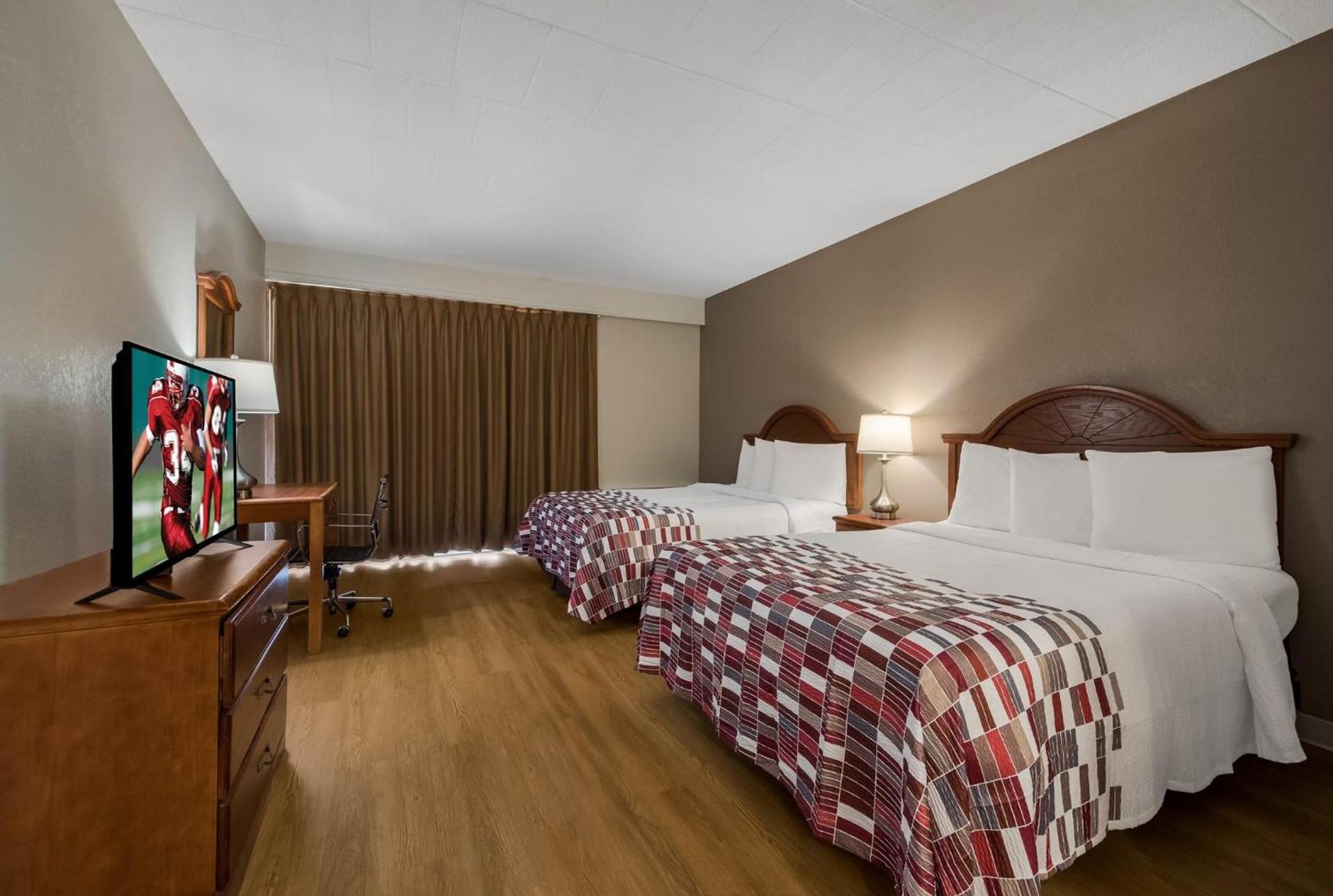 Red Roof Inn and Suites Newark - University photo 28
