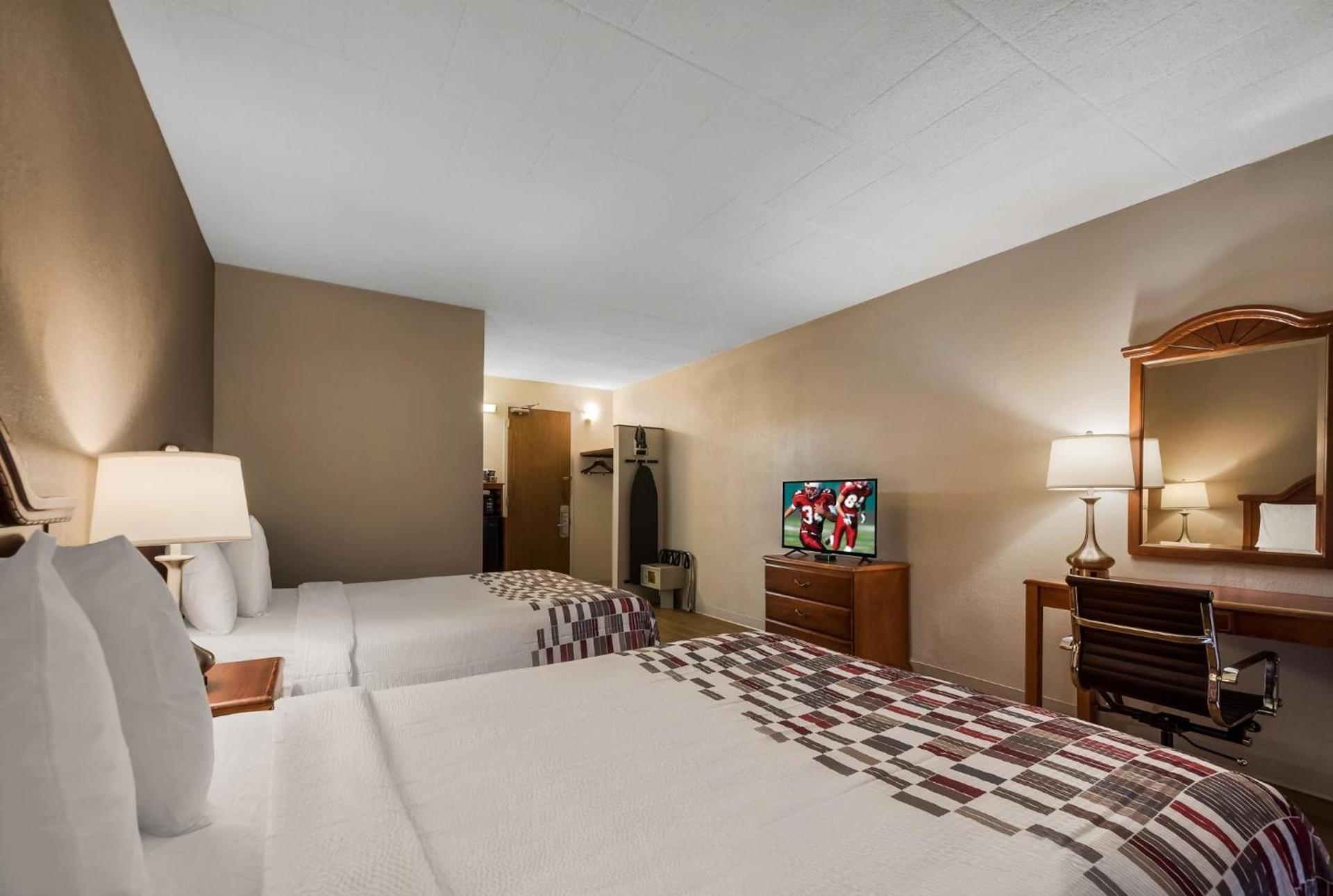 Red Roof Inn and Suites Newark - University photo 29