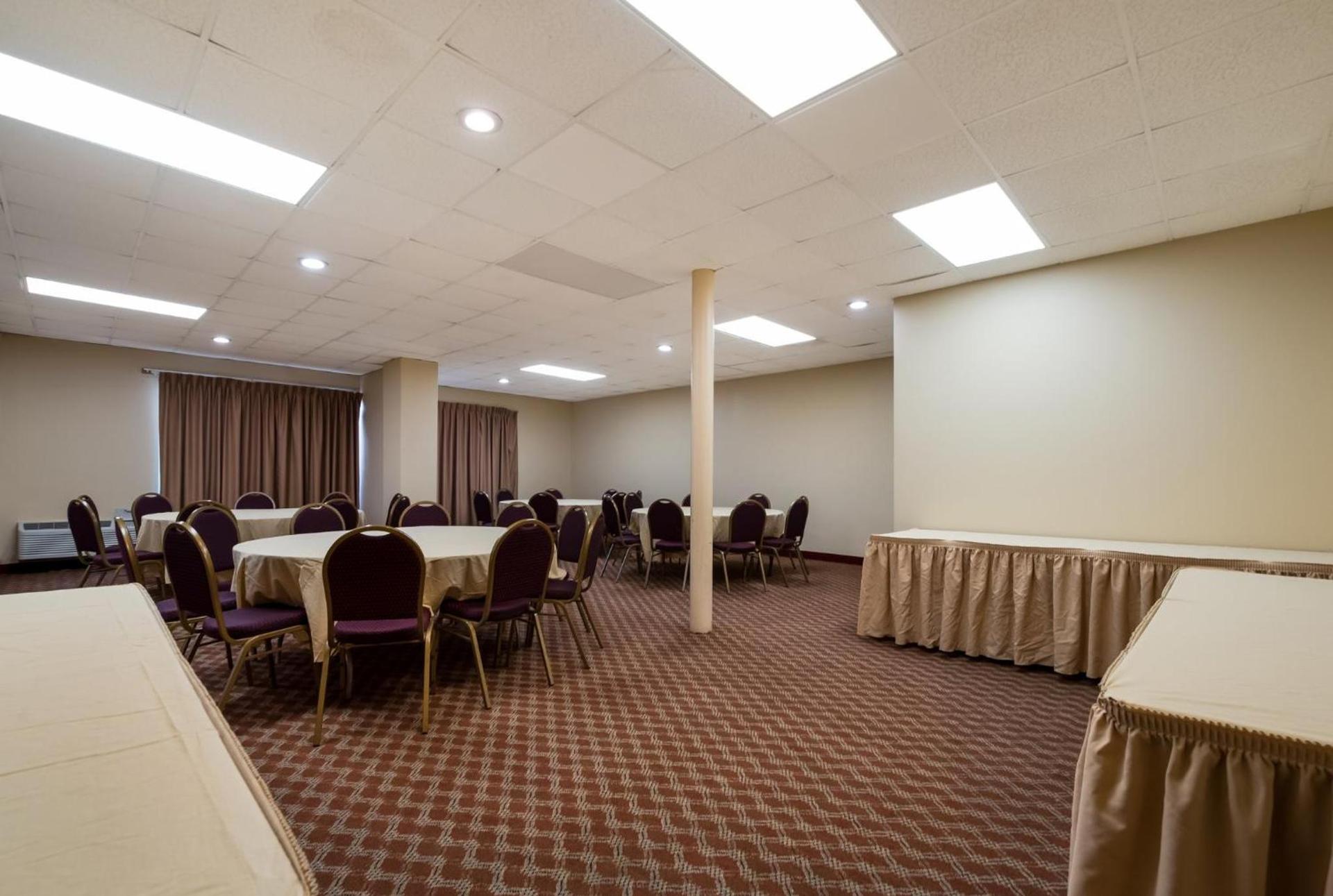 Red Roof Inn and Suites Newark - University photo 21