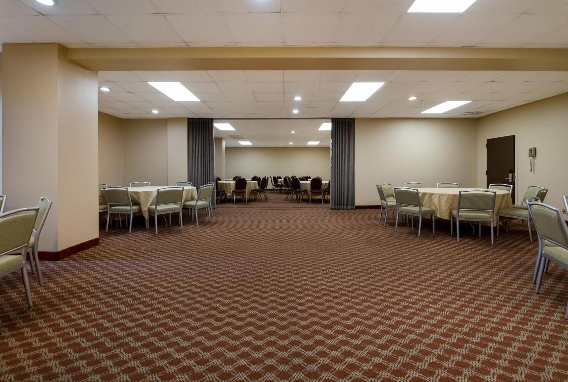 Red Roof Inn and Suites Newark - University photo 22