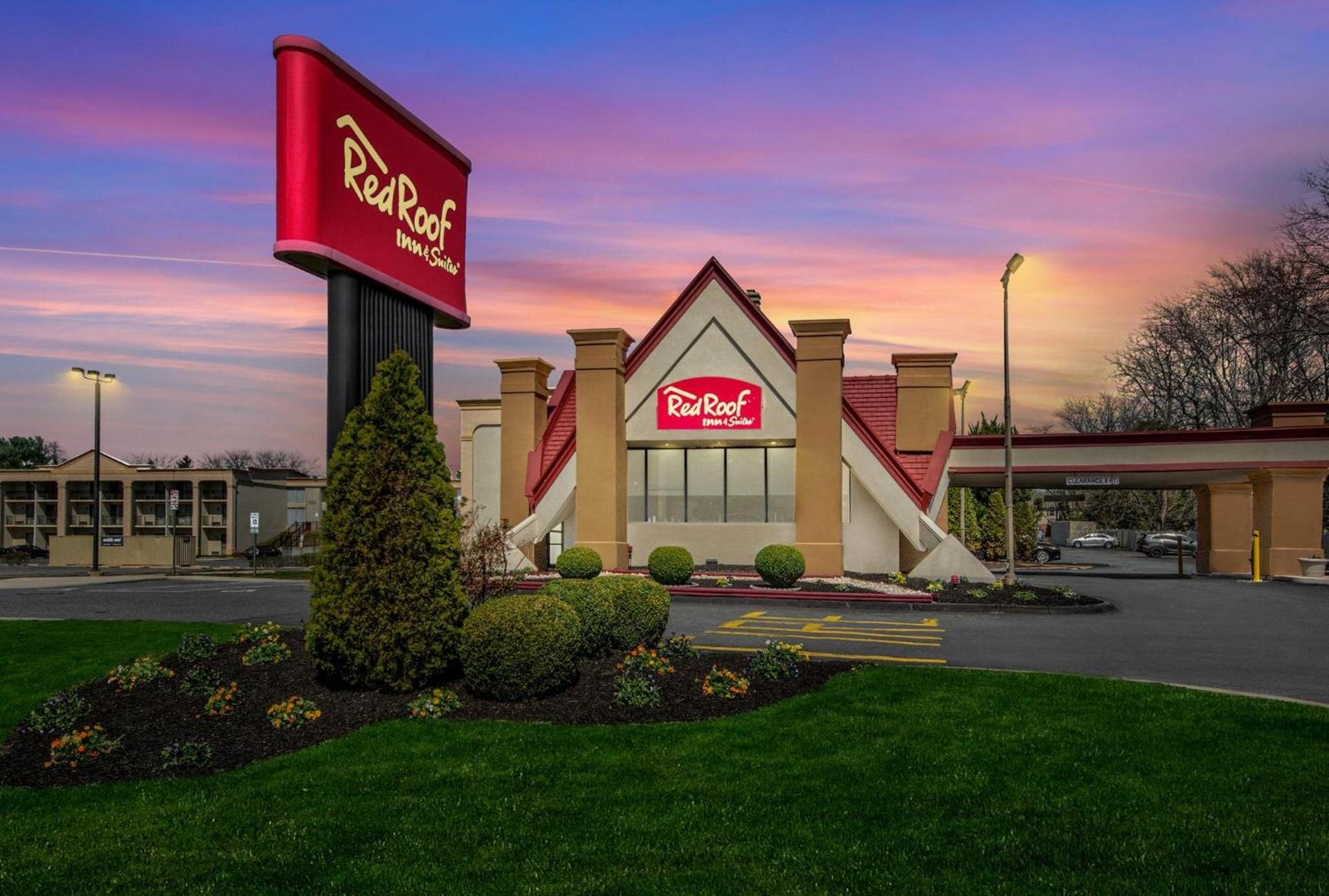 Red Roof Inn and Suites Newark - University photo 4