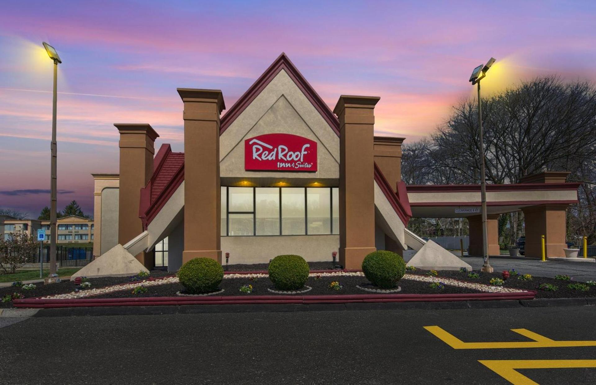 Red Roof Inn and Suites Newark - University photo 5