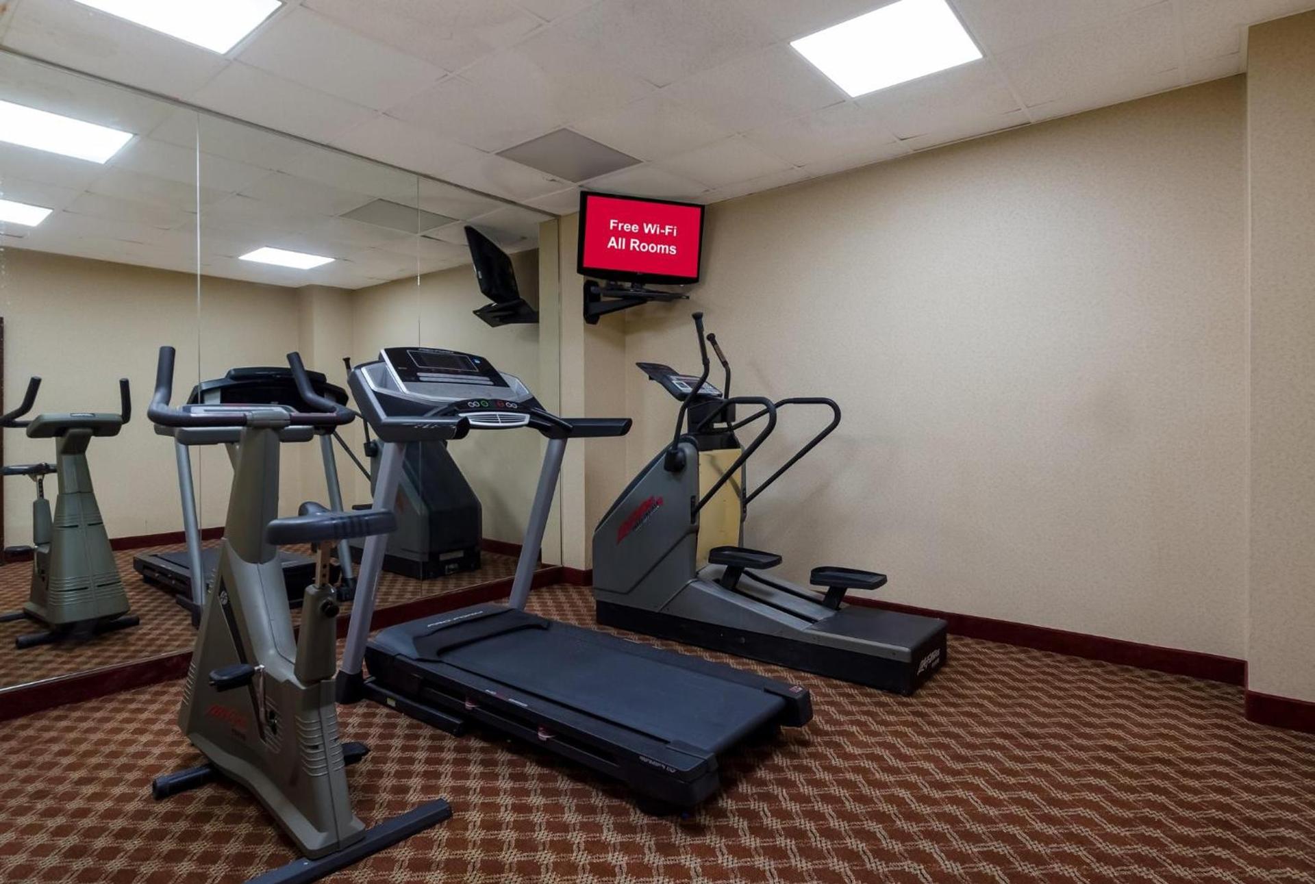 Red Roof Inn and Suites Newark - University photo 18