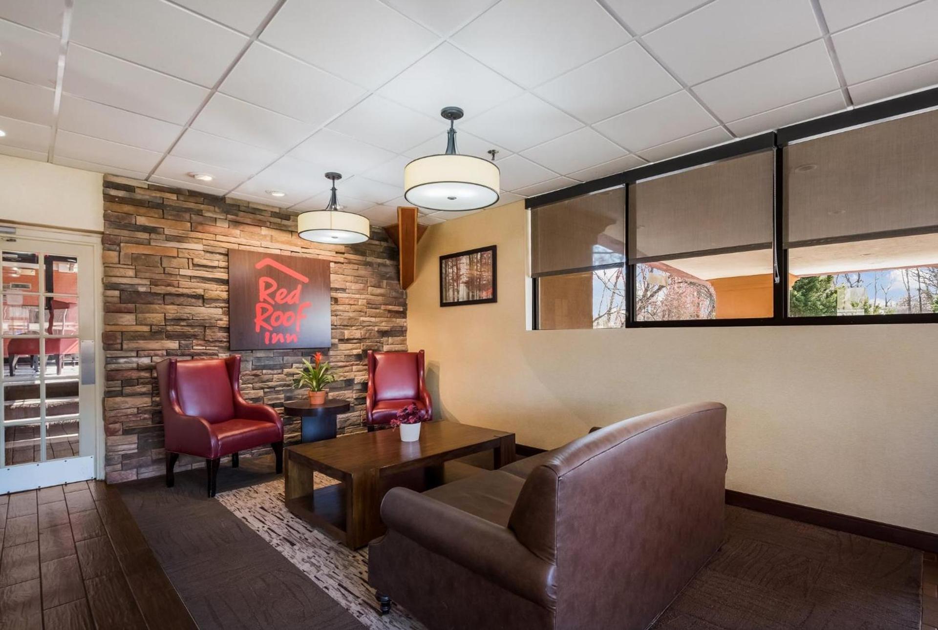 Red Roof Inn and Suites Newark - University photo 9