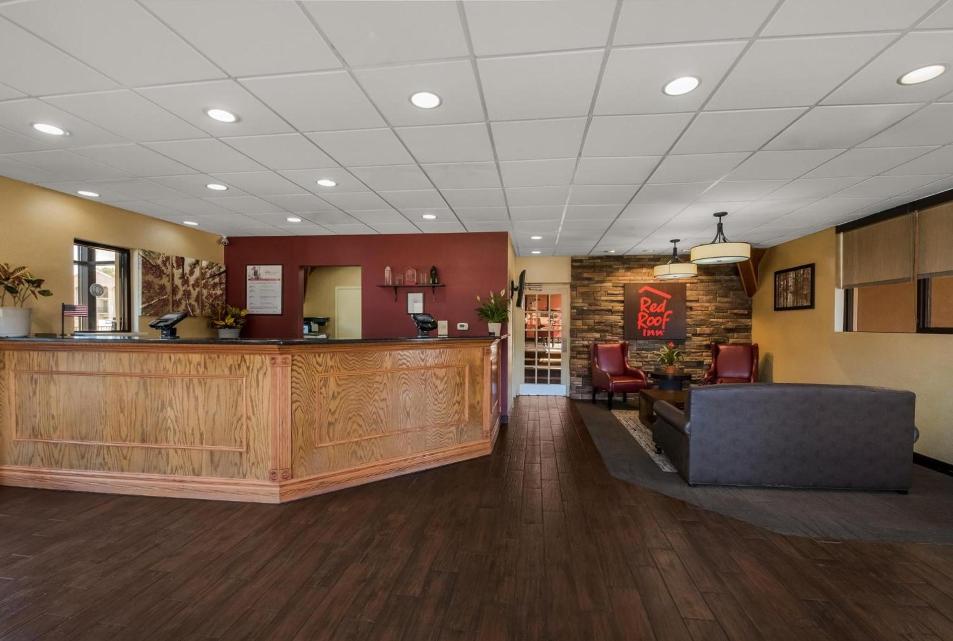 Red Roof Inn and Suites Newark - University photo 10
