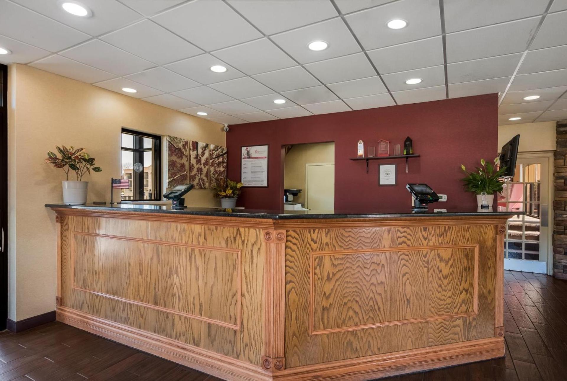 Red Roof Inn and Suites Newark - University photo 11