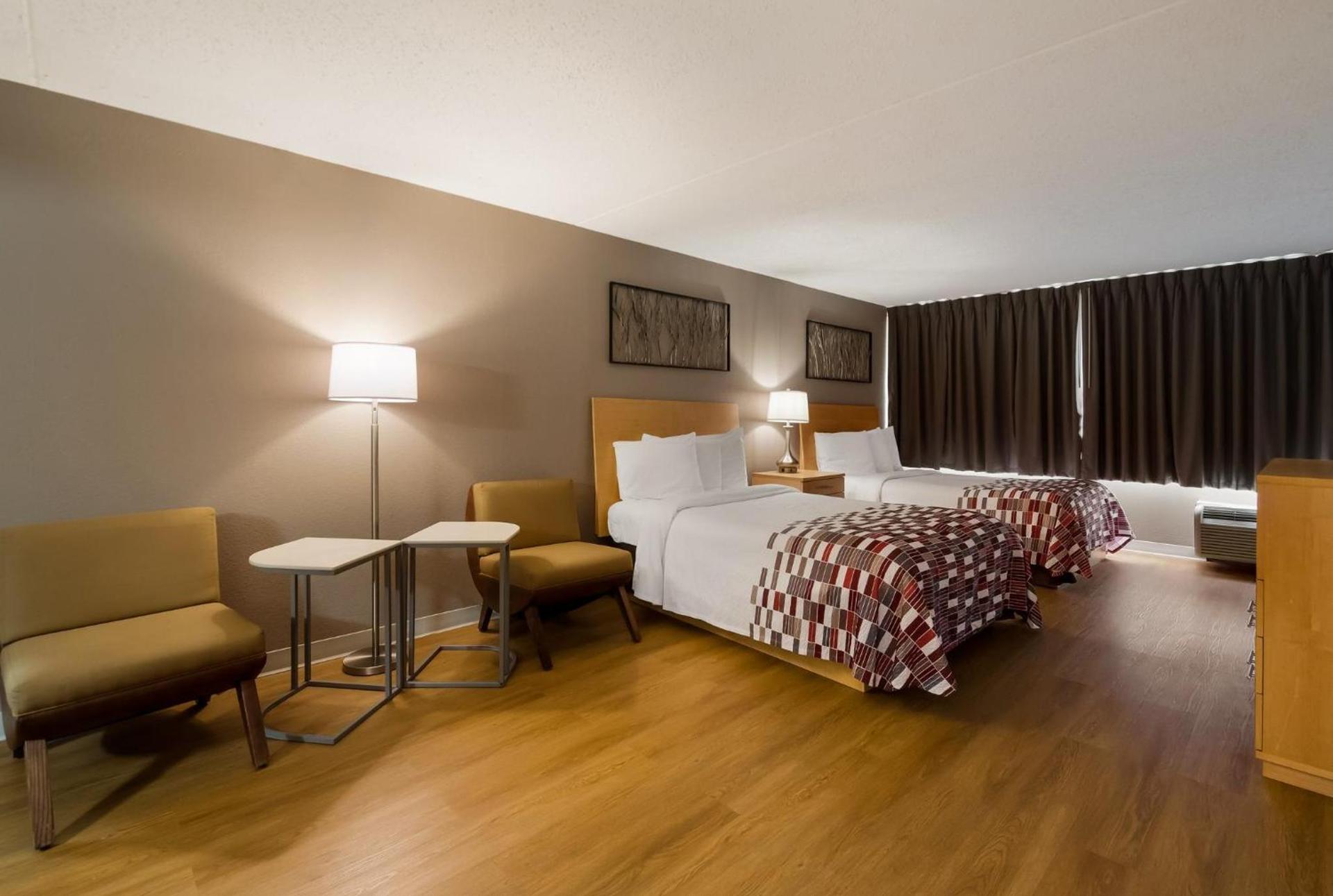 Red Roof Inn and Suites Newark - University photo 33