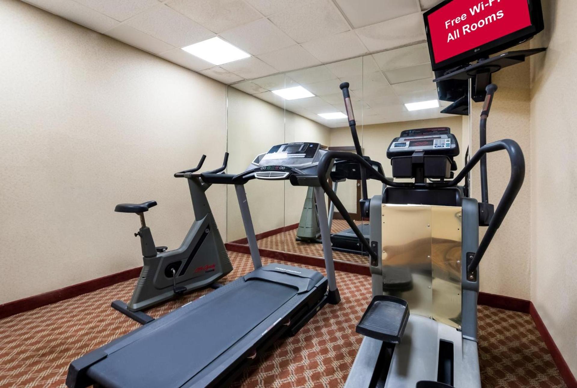 Red Roof Inn and Suites Newark - University photo 19