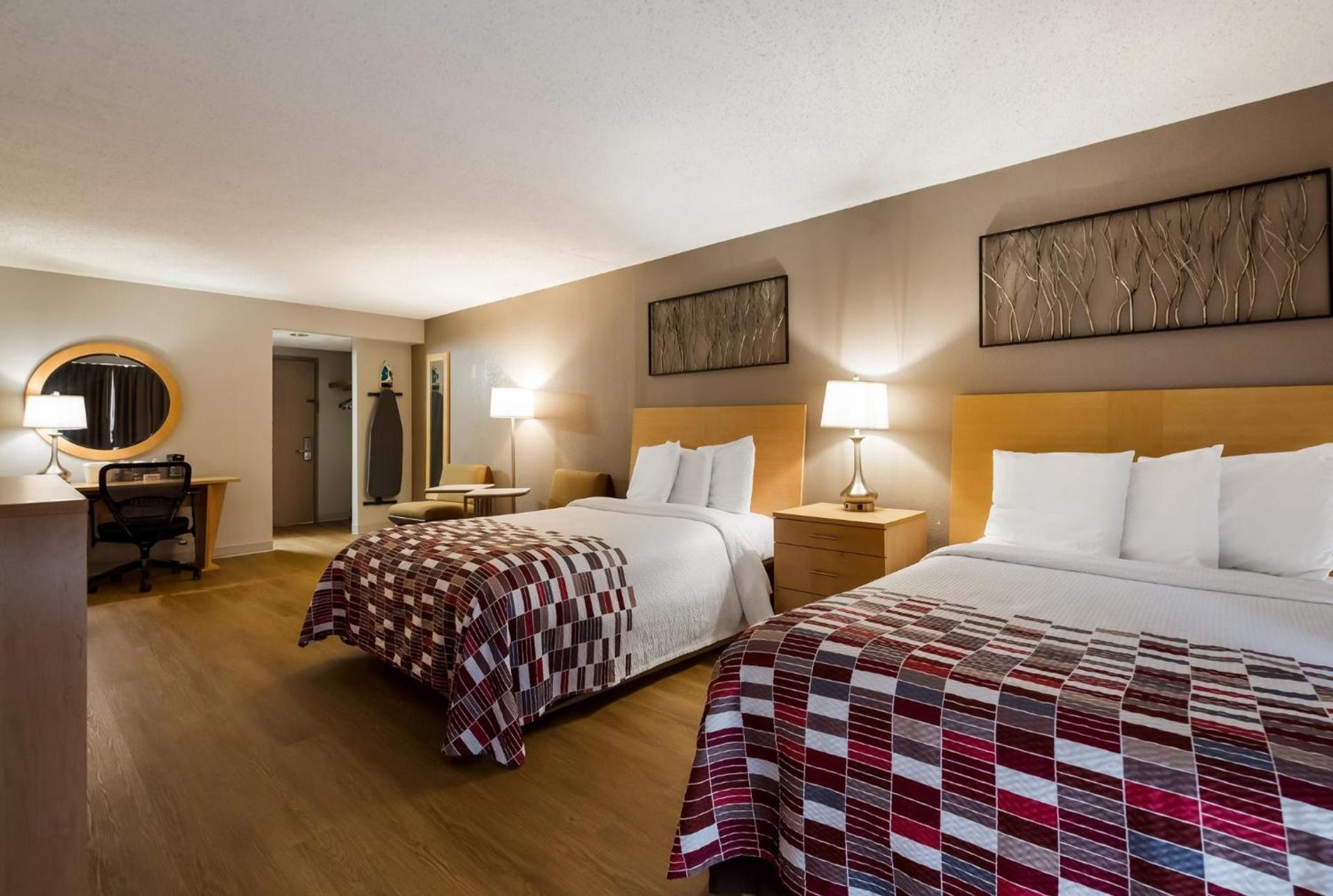 Red Roof Inn and Suites Newark - University photo 35