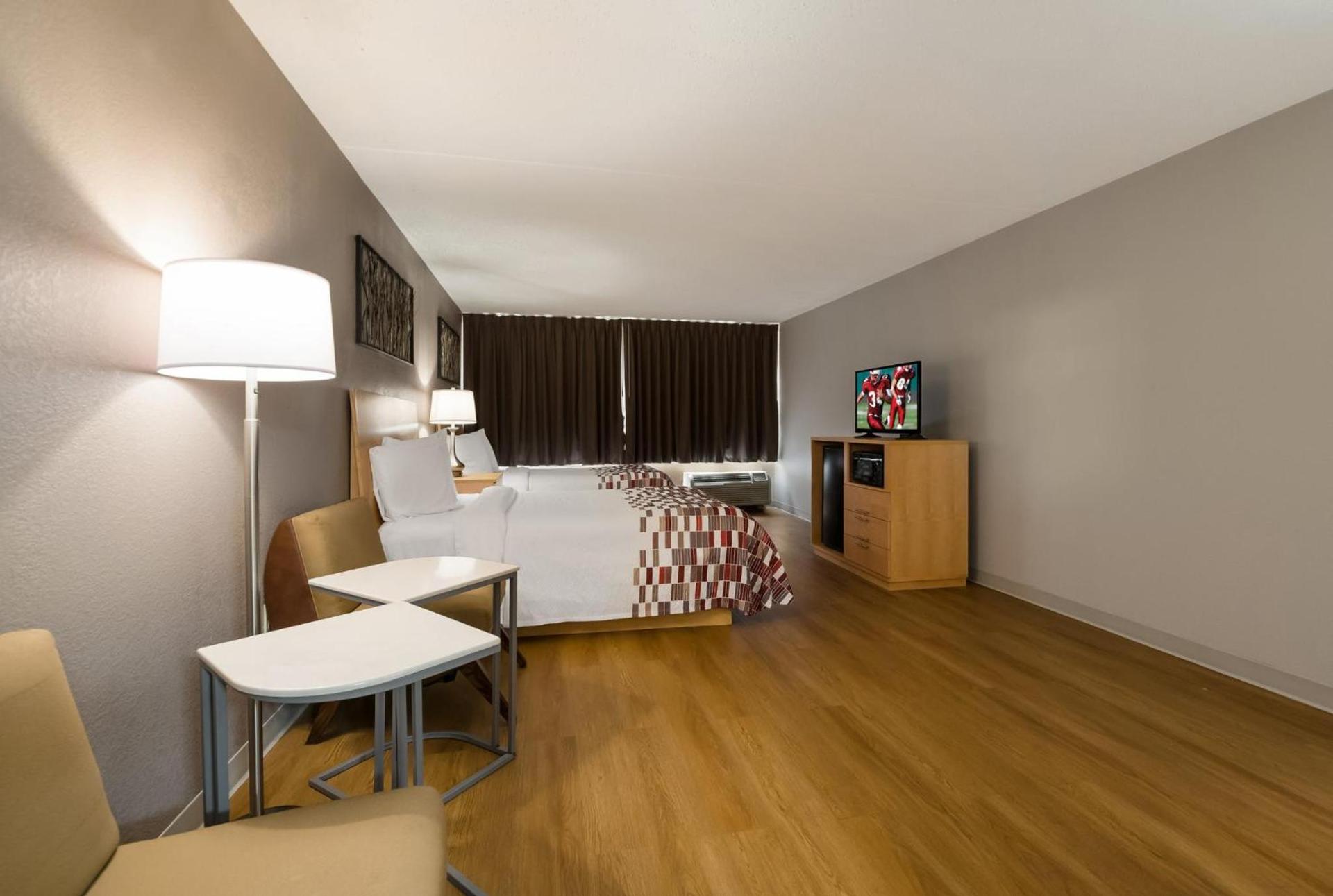 Red Roof Inn and Suites Newark - University photo 34