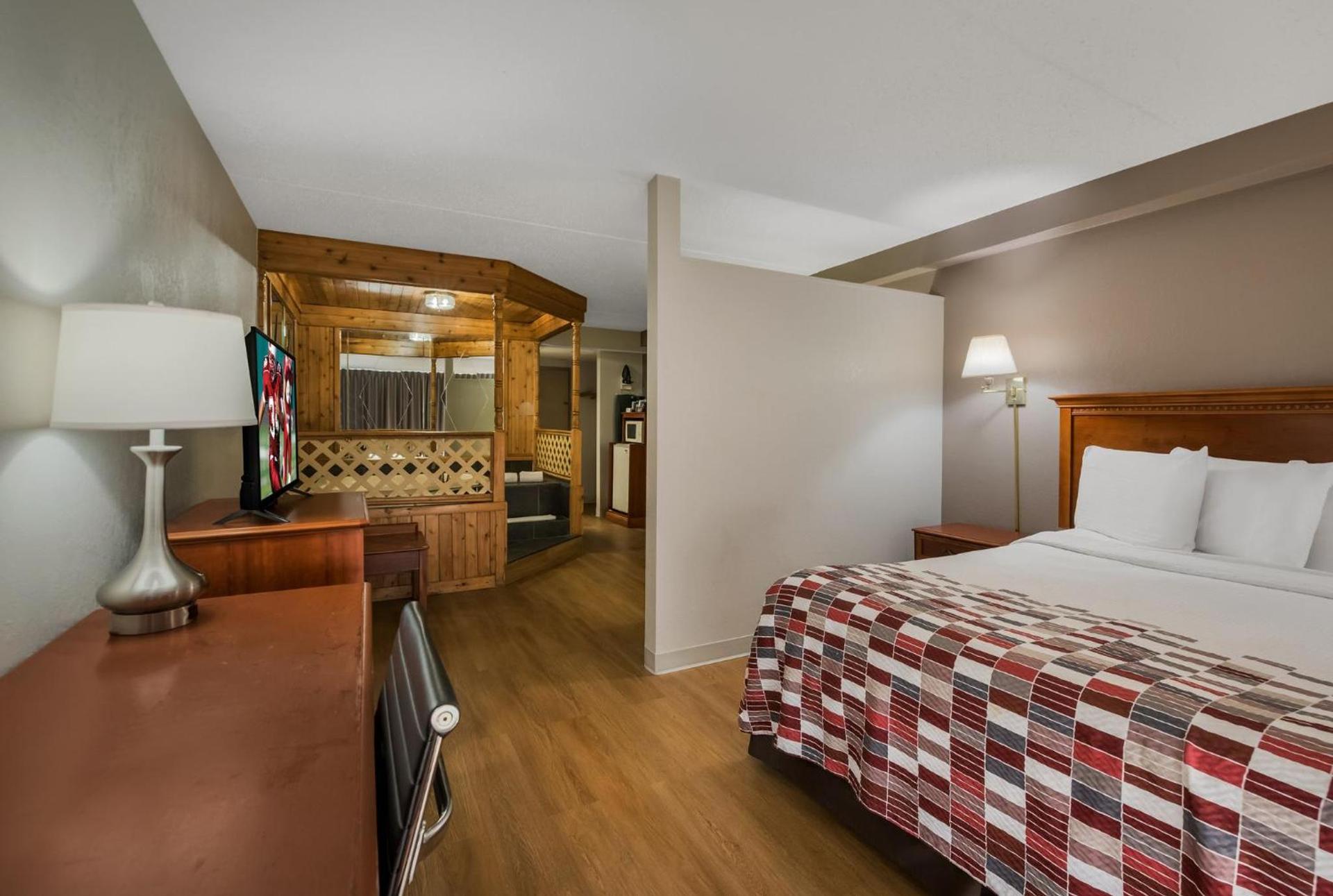 Red Roof Inn and Suites Newark - University photo 42