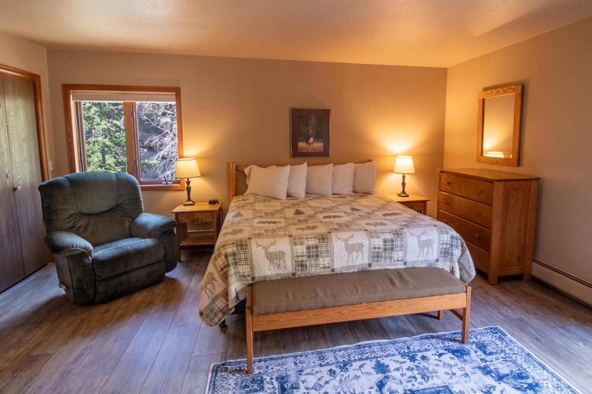 Castle Mountain Lodge photo 98