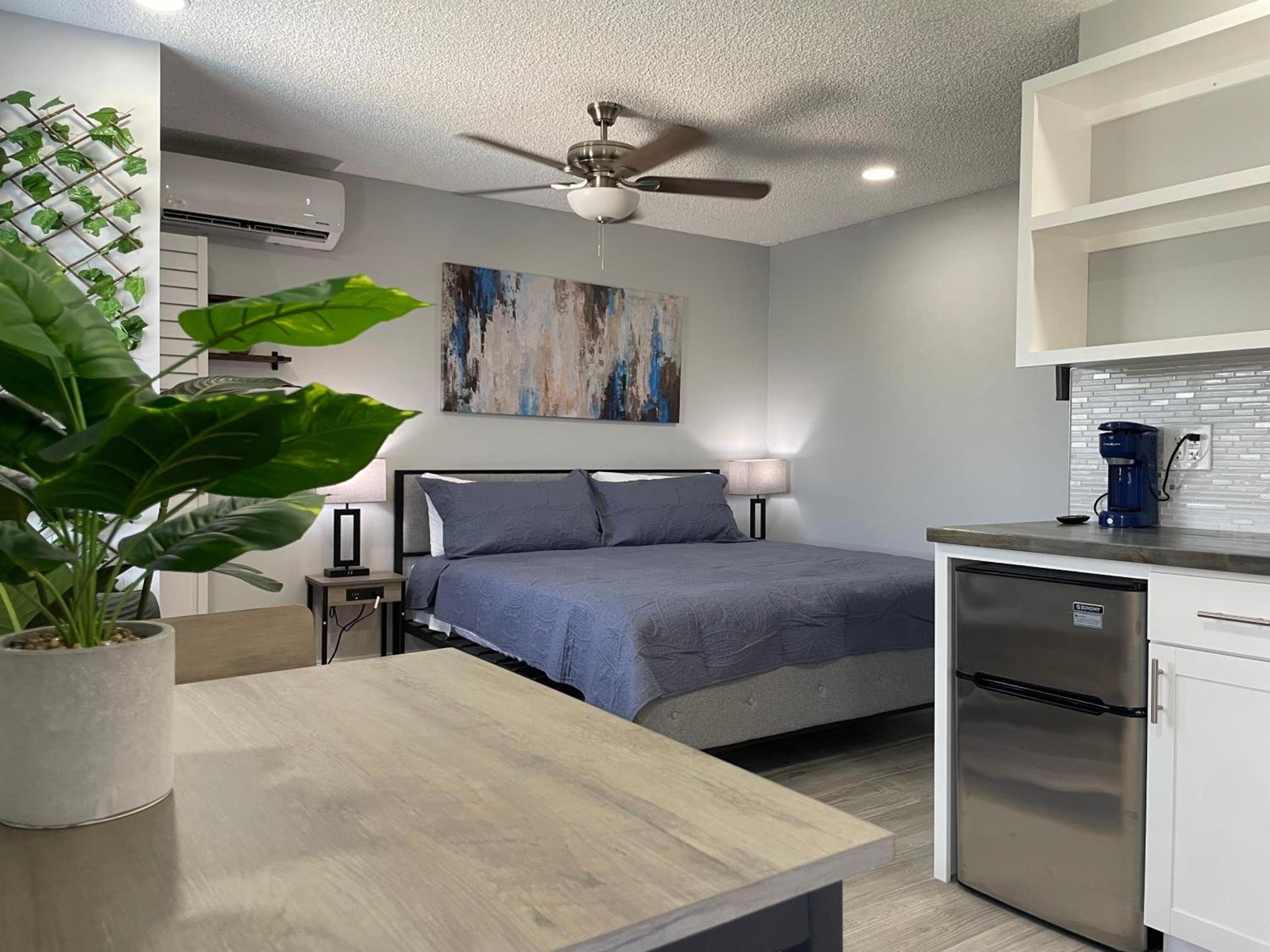 Sunny Palms Inn photo 12