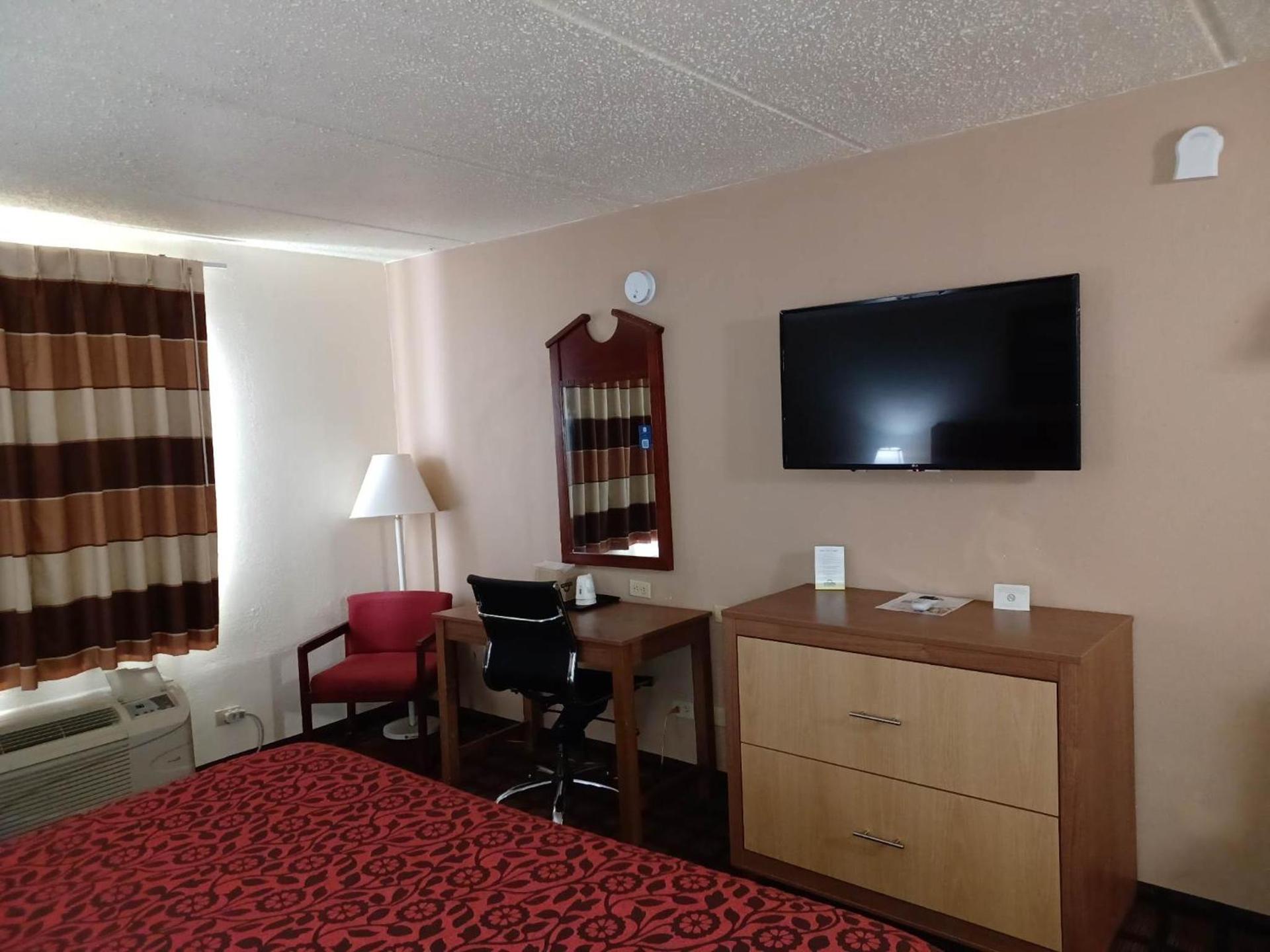 Days Inn & Suites by Wyndham Laredo photo 28