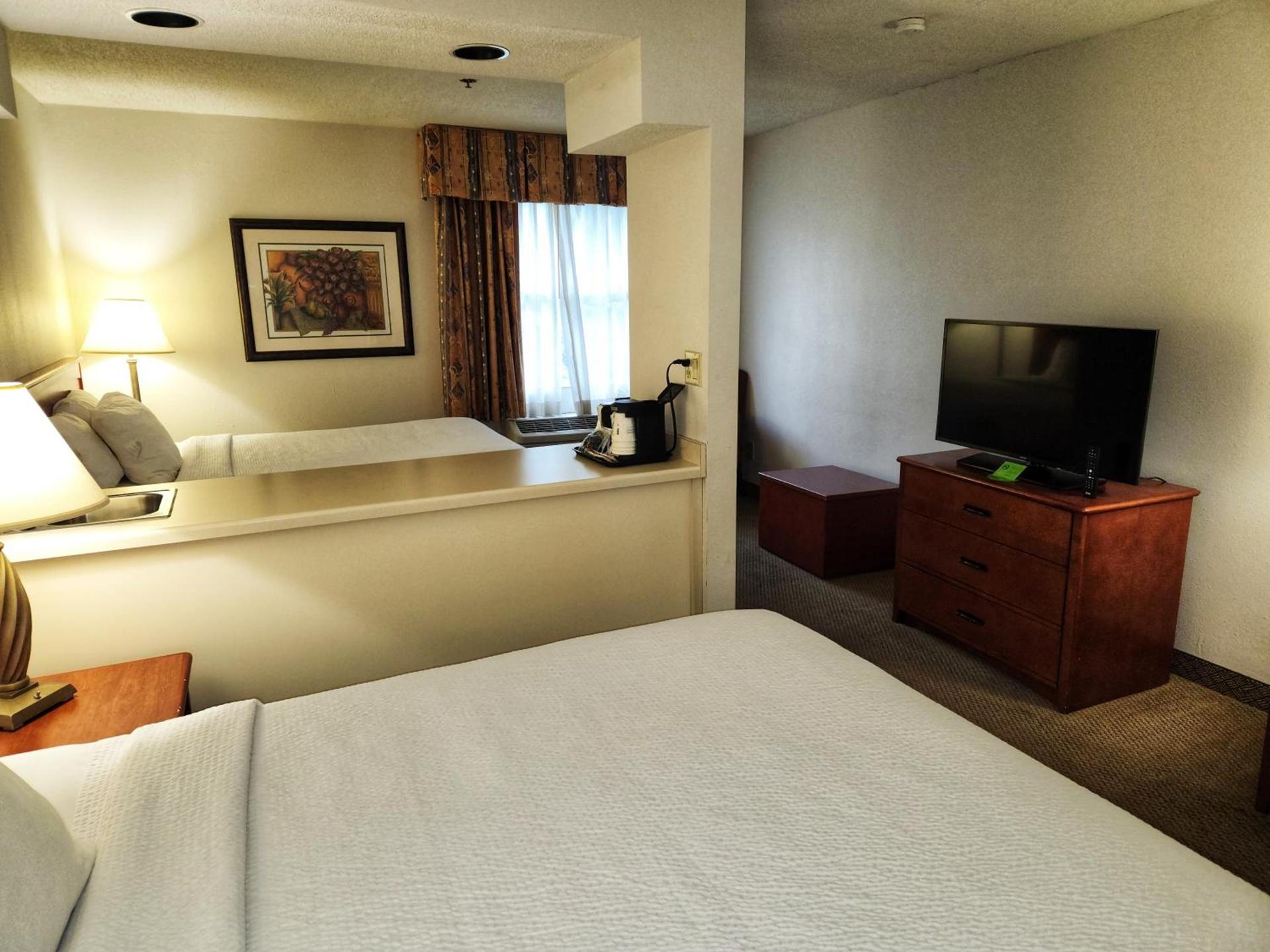 La Quinta by Wyndham Appleton College Avenue photo 33