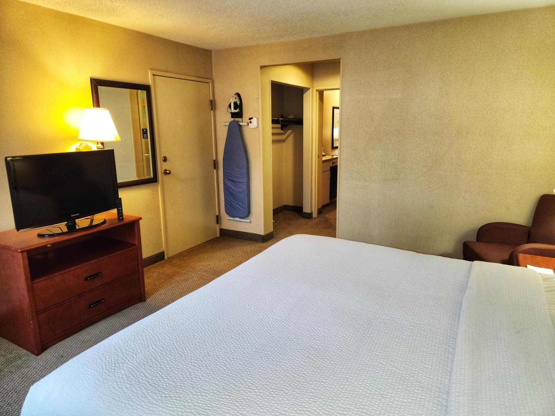 La Quinta by Wyndham Appleton College Avenue photo 38
