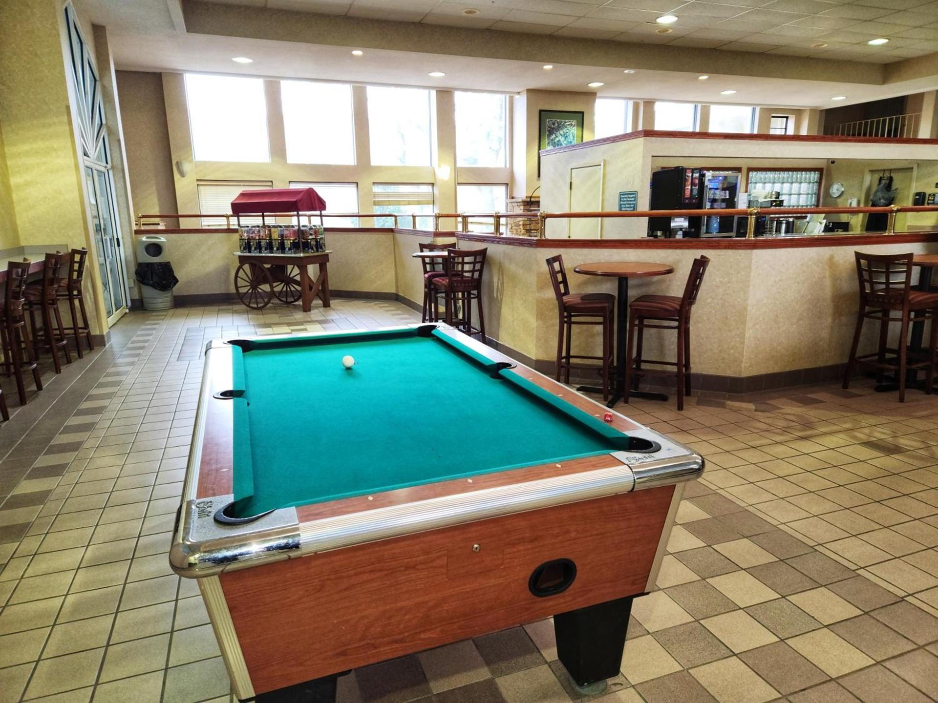 La Quinta by Wyndham Appleton College Avenue photo 62