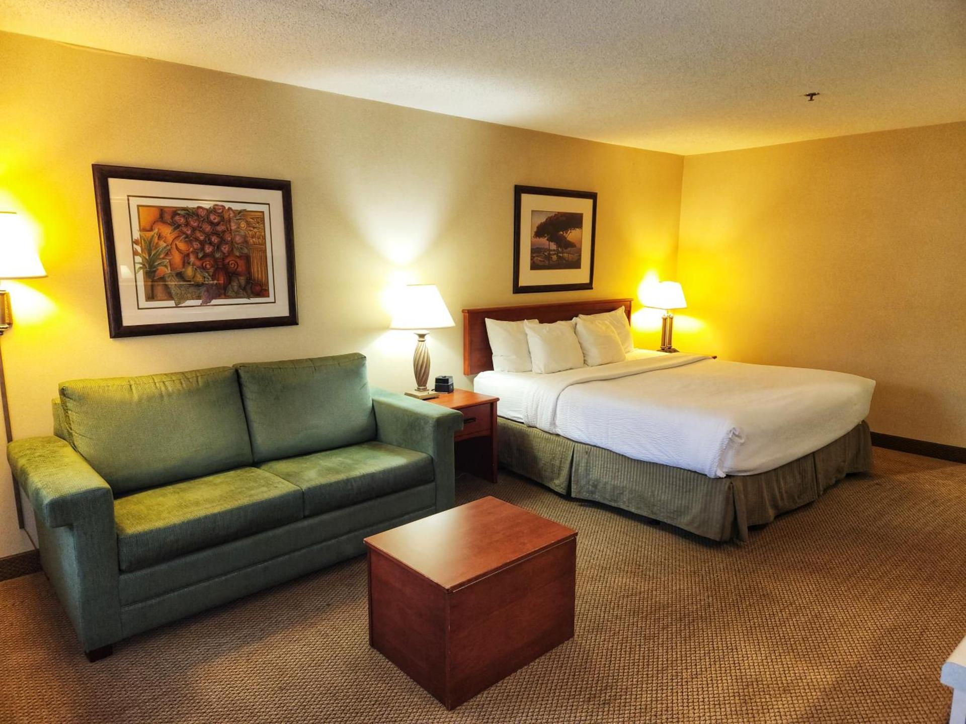 La Quinta by Wyndham Appleton College Avenue photo 61