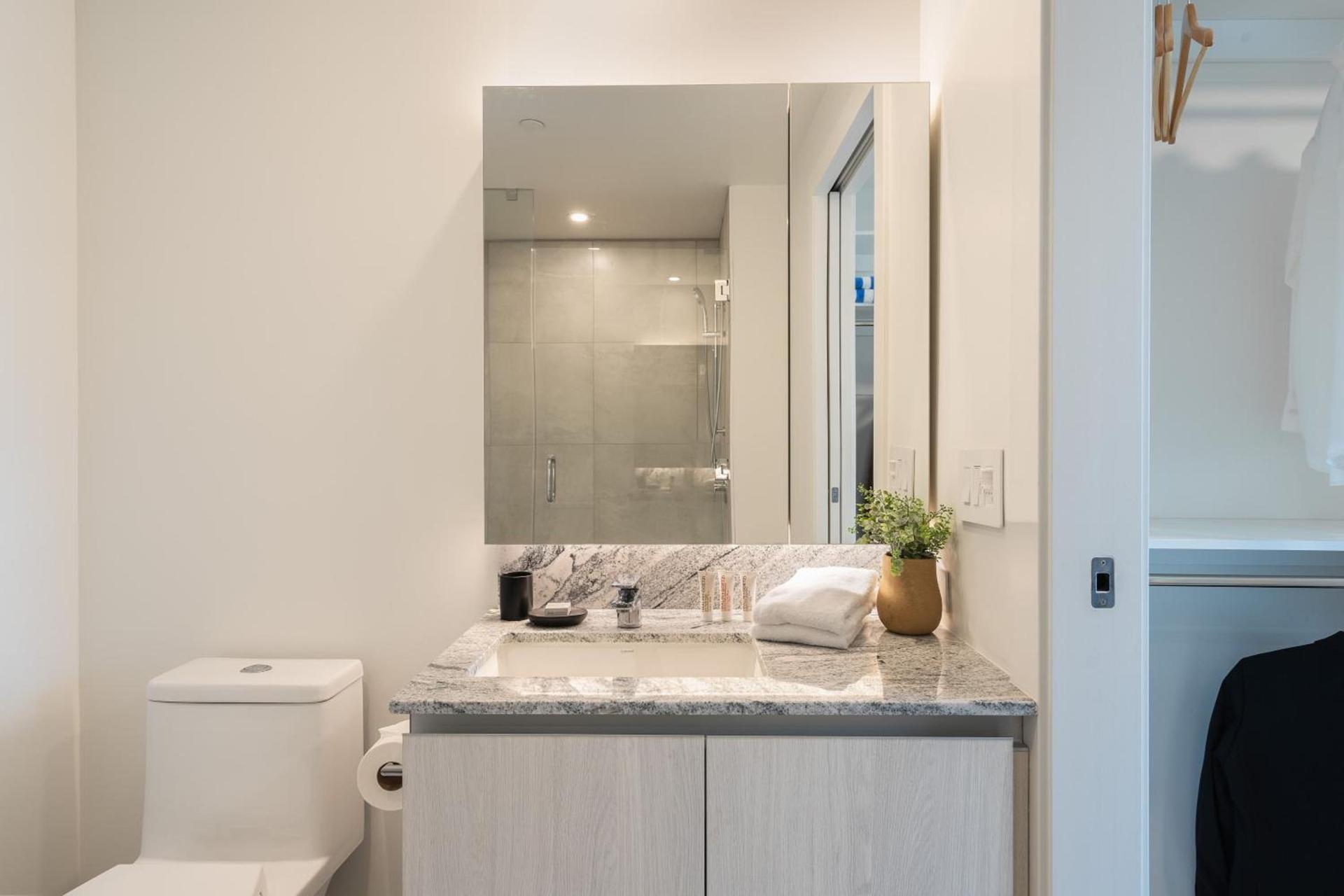 Level Long Beach - East Village photo 40
